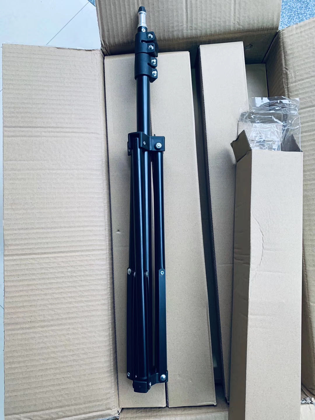 Tripod, tripod, fill light bracket, live streaming bracket, 1.6-meter bracket, mobile phone bracket, telescopic bracket details Picture