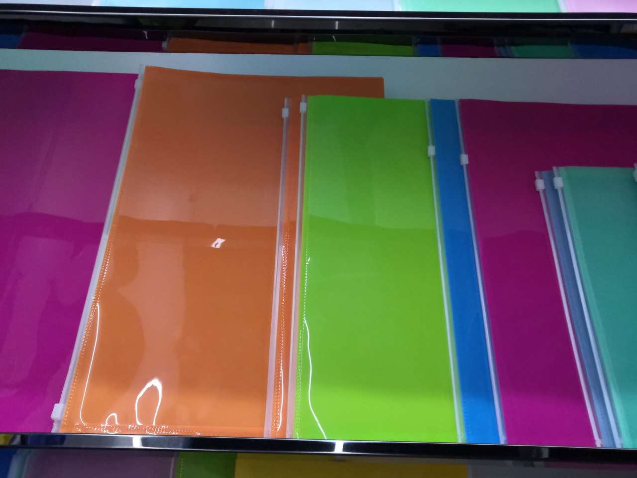 A4 storage bag with glossy finish