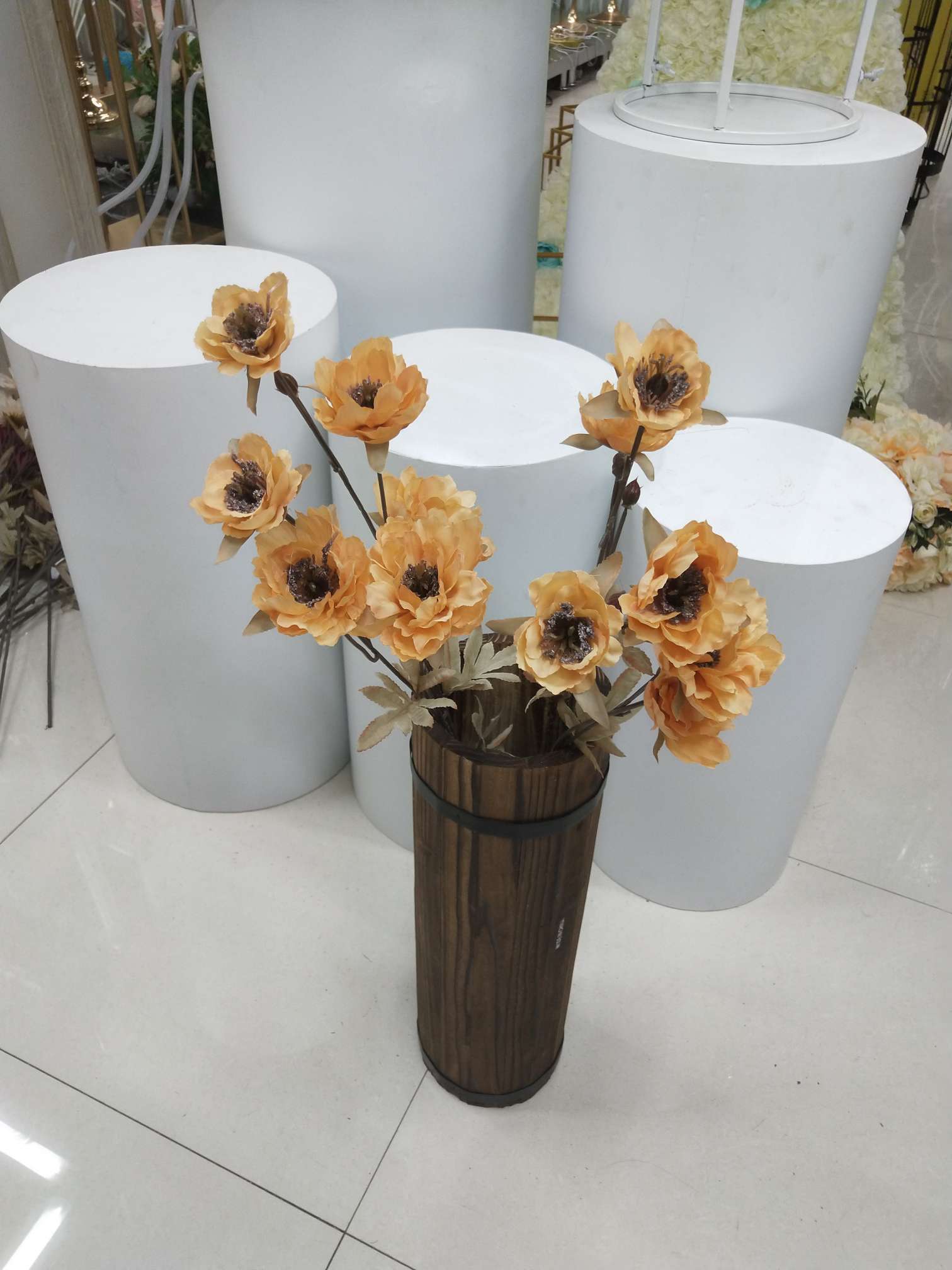 The small peony flower wedding prop is selling well and is a must-have for the wedding auditorium details Picture
