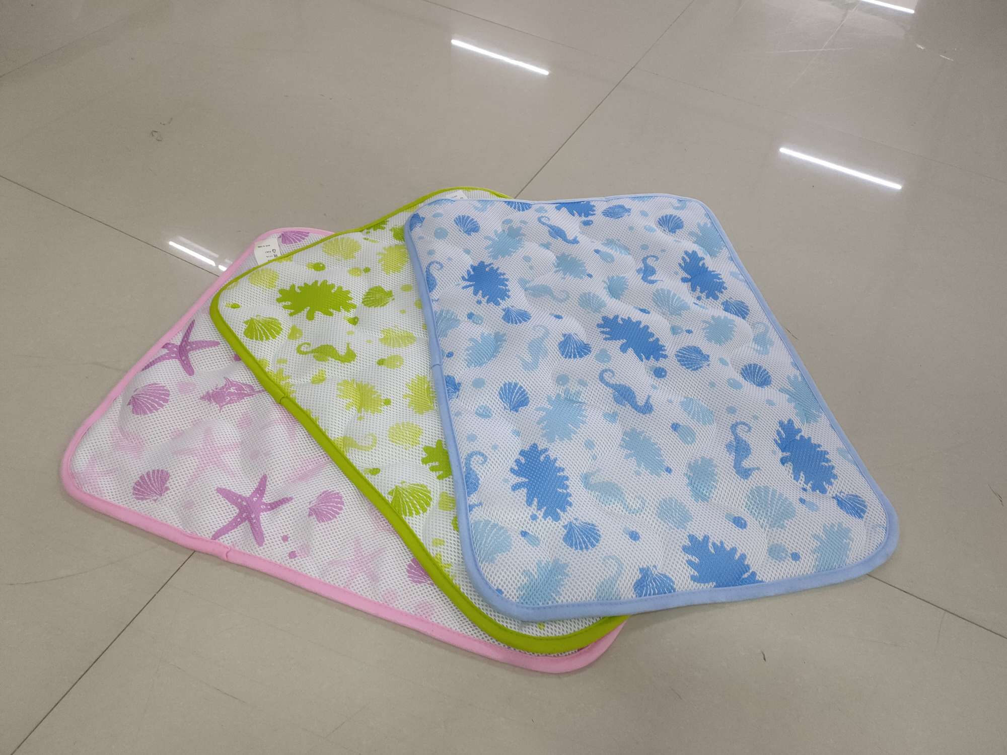新款凉感冰丝猫用品狗狗泰迪贵宾柯基等中小型犬小奶猫咪宠物毯子厂家直销