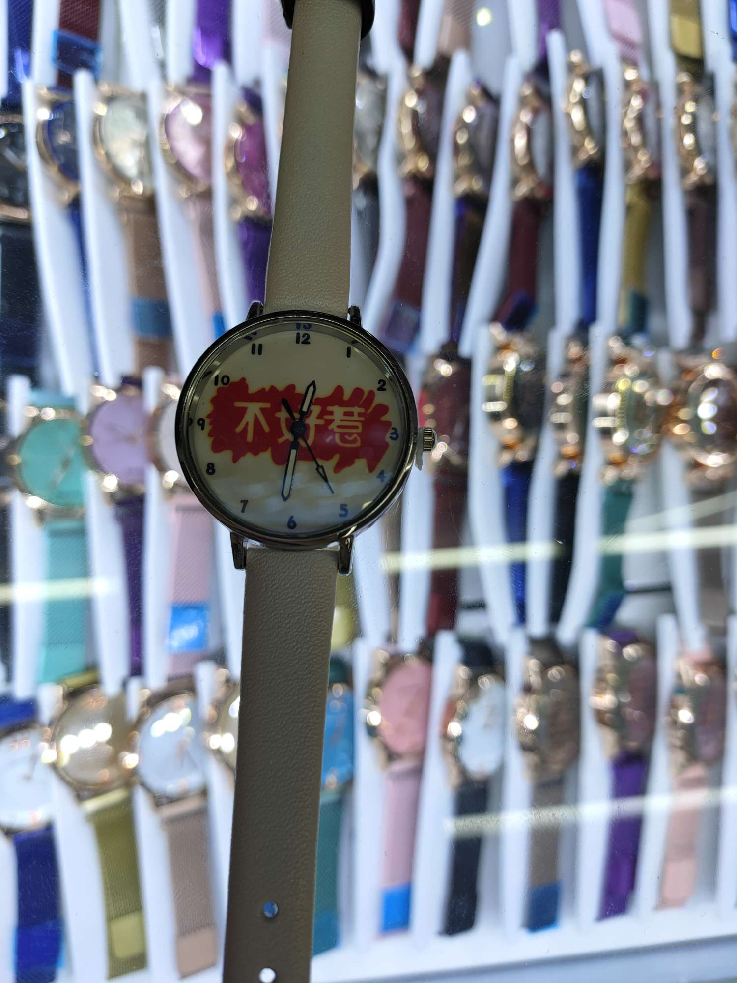 The popular watch patterns on Instagram details Picture