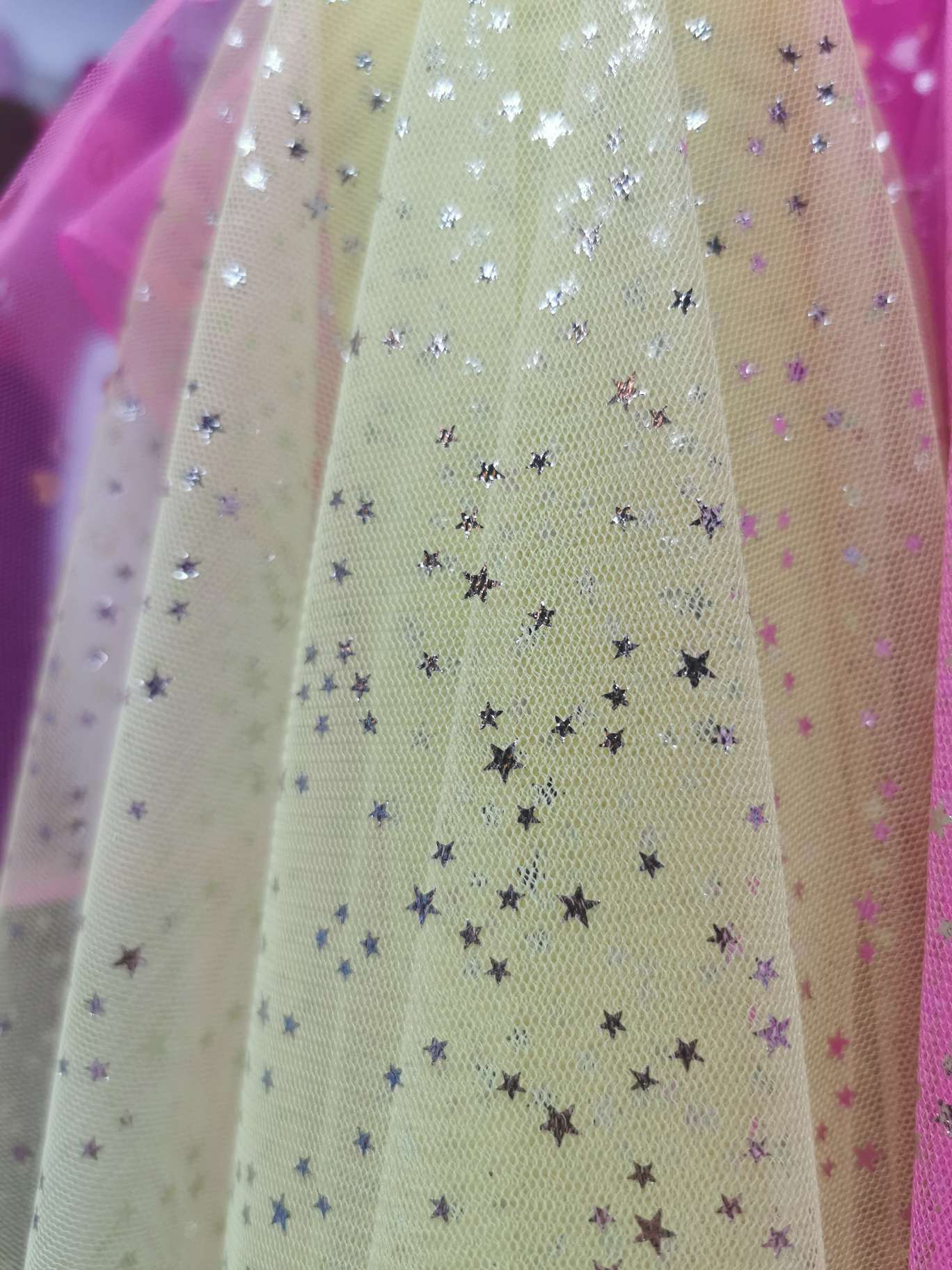 婚纱网纱银色五角星公主裙头饰服装背景图片黄色