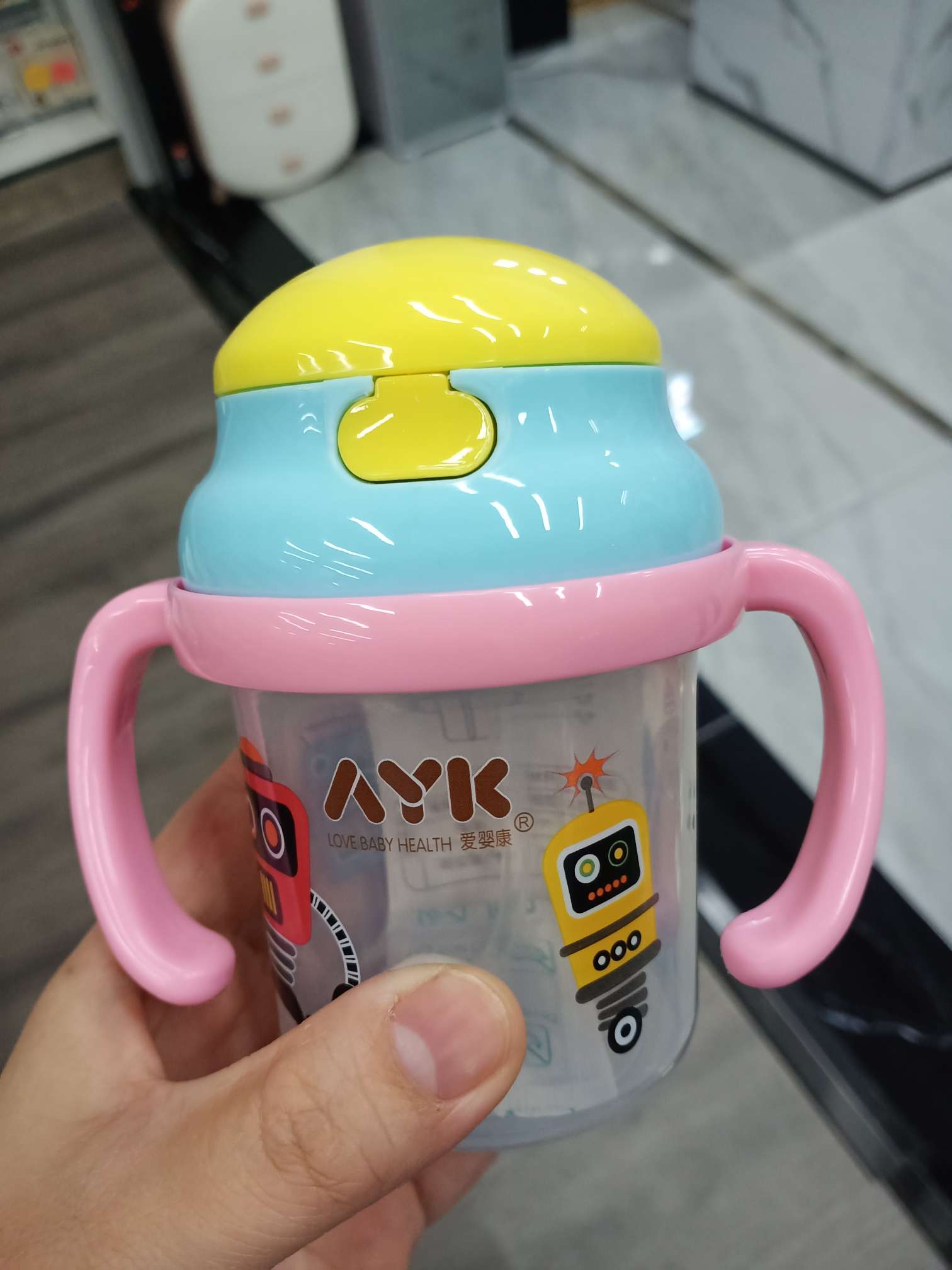 Children's cartoon shape environmentally friendly plastic water cup double handle full figure