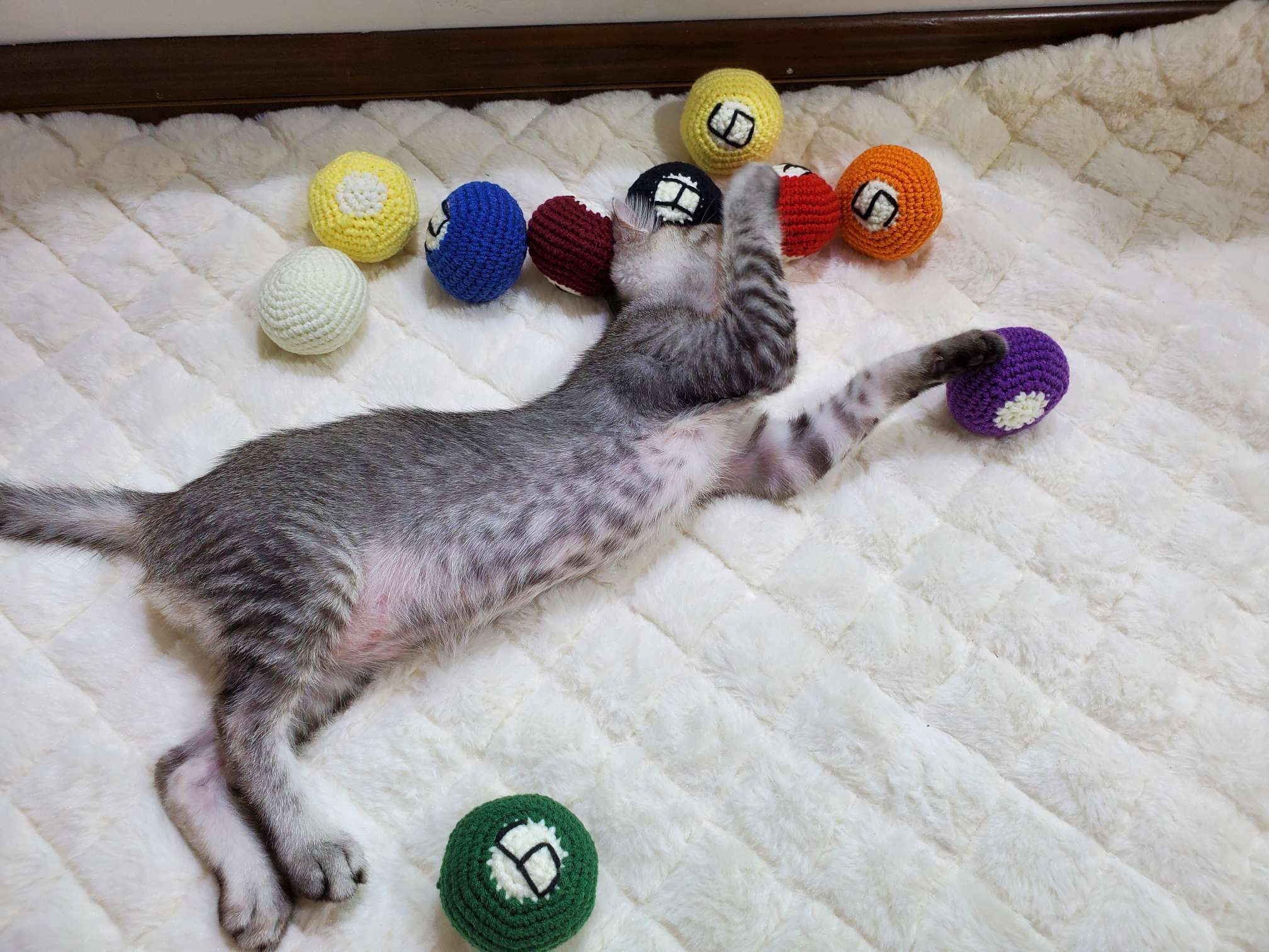 新款猫玩具球逗猫球猫咪自嗨用品手工毛线针织球猫咪耐咬解压小玩具详情图3