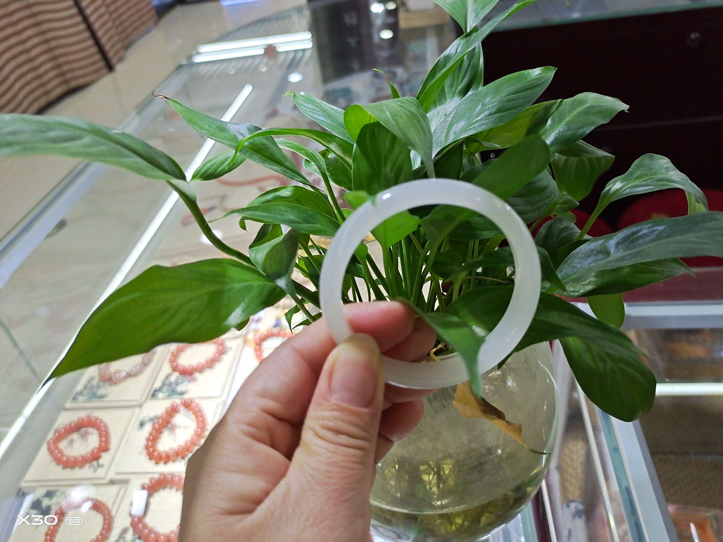 和田白玉手镯细节图