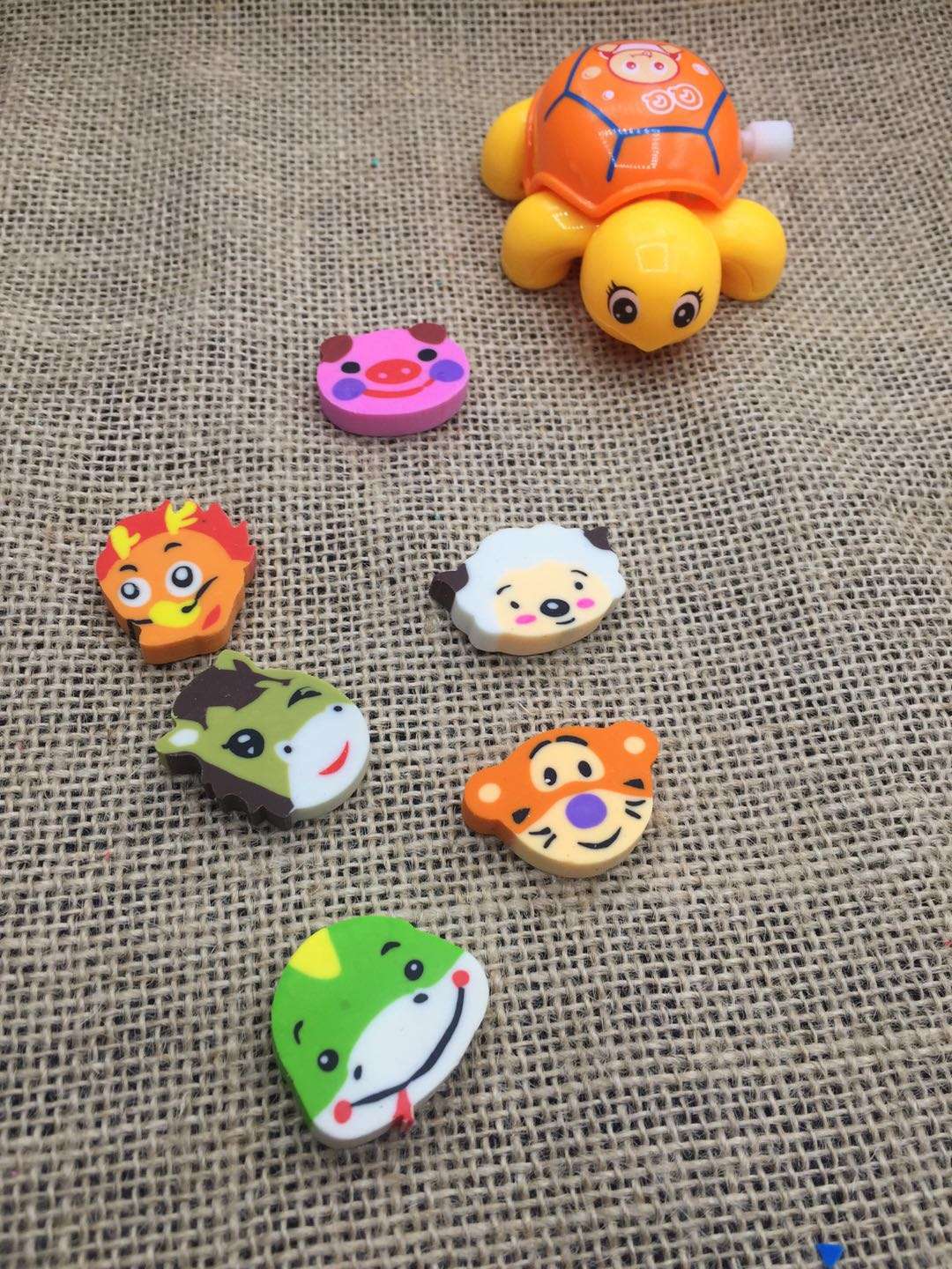 Cute cartoon creative 2D animal eraser thumbnail