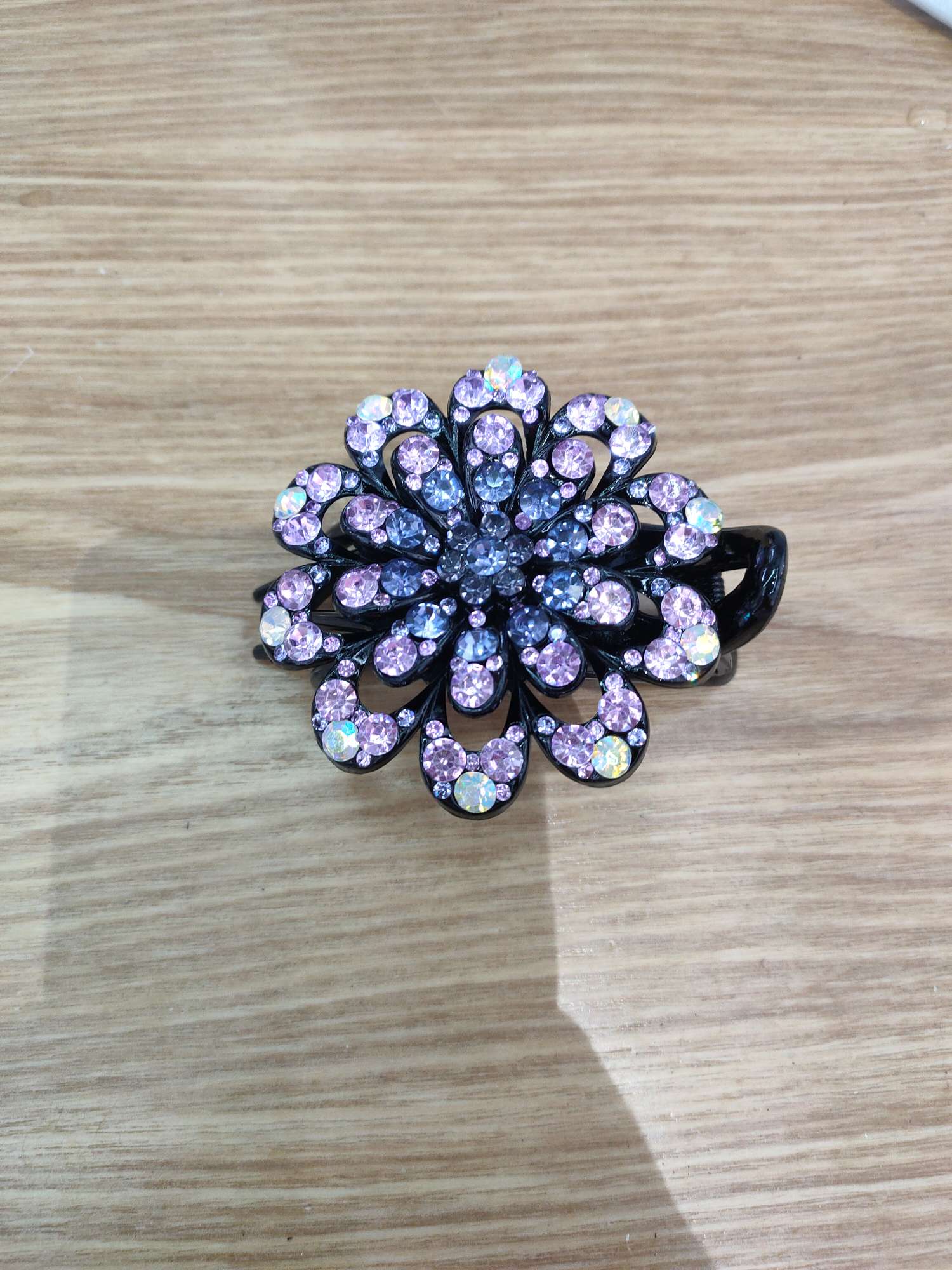 South Korea Hairpin Clip Instagram Clip Net Red Three Teeth Clip Big Lace Clip Female Adult Hair Clip Clip Head Accessories Application Scenario