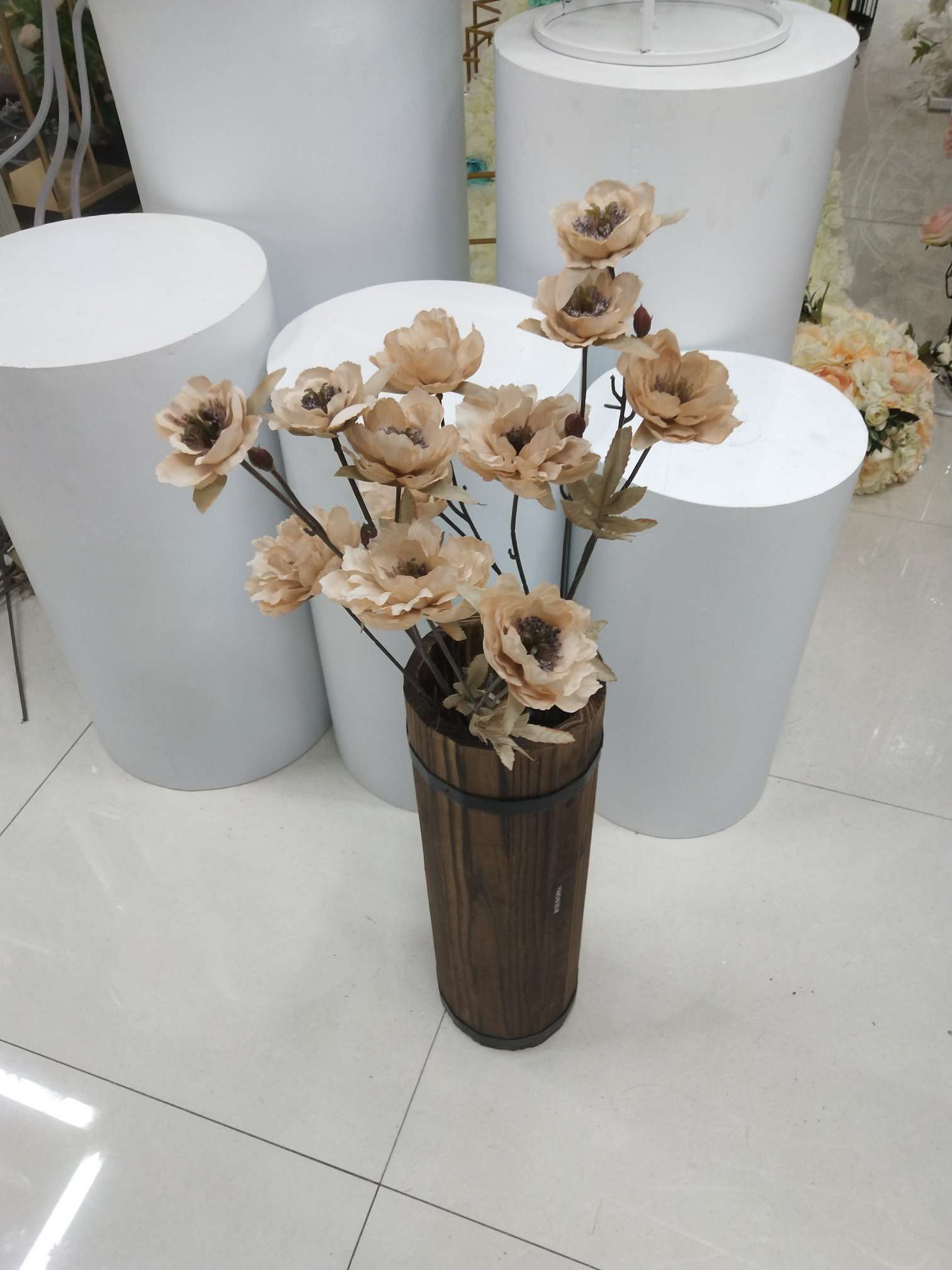 The small peony flower wedding prop is selling well and is a must-have for the wedding auditorium Specification image