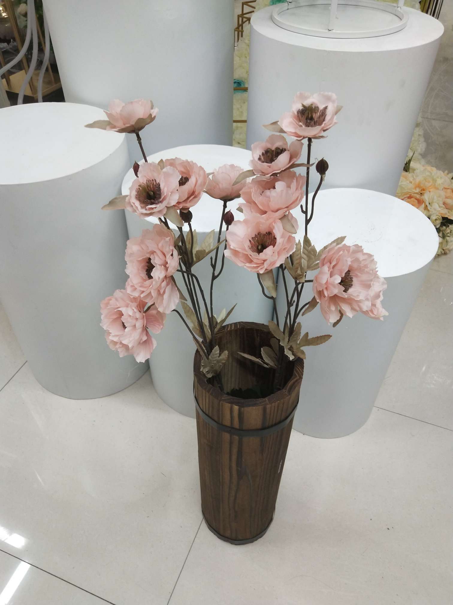 The small peony flower wedding prop is selling well and is a must-have for the wedding auditorium undefined