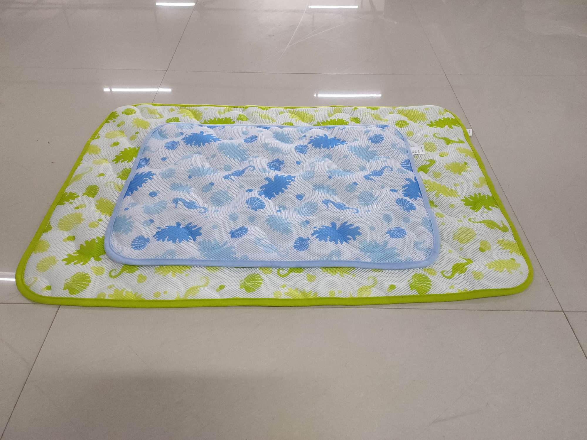 New cool and refreshing ice silk cat products, dog teddy, VIP, Corgi and other small and medium-sized dog and kitten pet blankets, factory direct sales undefined
