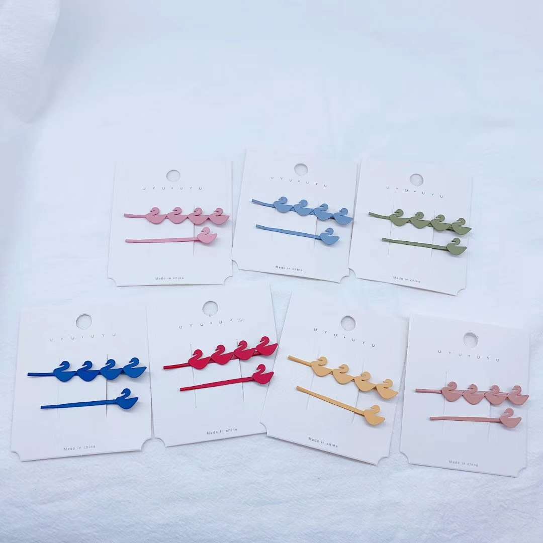 Sweet-colored spray-painted alloy swan clip thumbnail