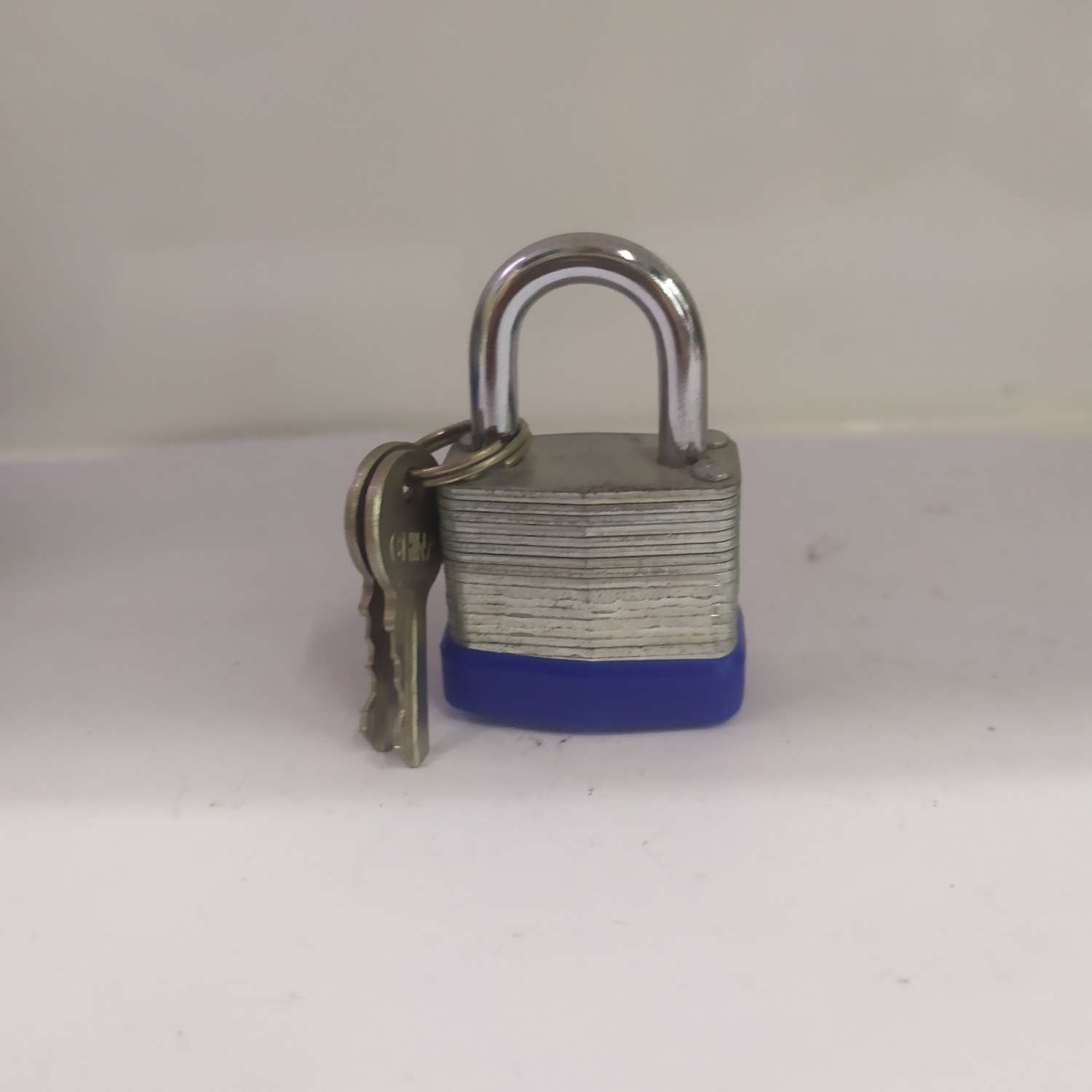 30 mm laminated locks