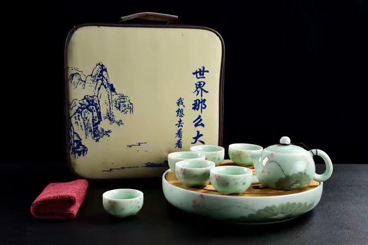青瓷手绘旅行茶具