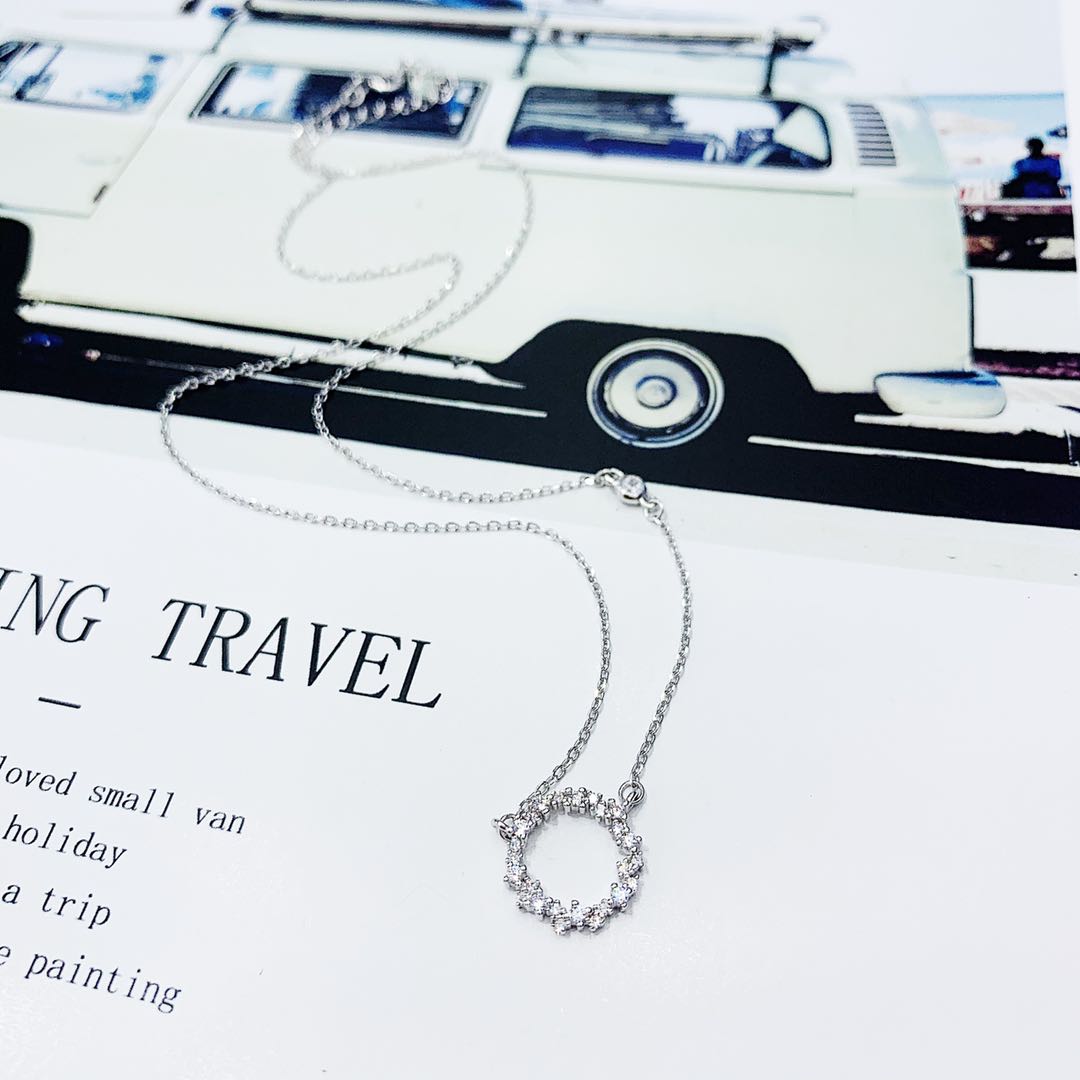 The s925 silver micro-inlaid diamond round microwave necklace does not fade and does not cause allergies Application Scenario