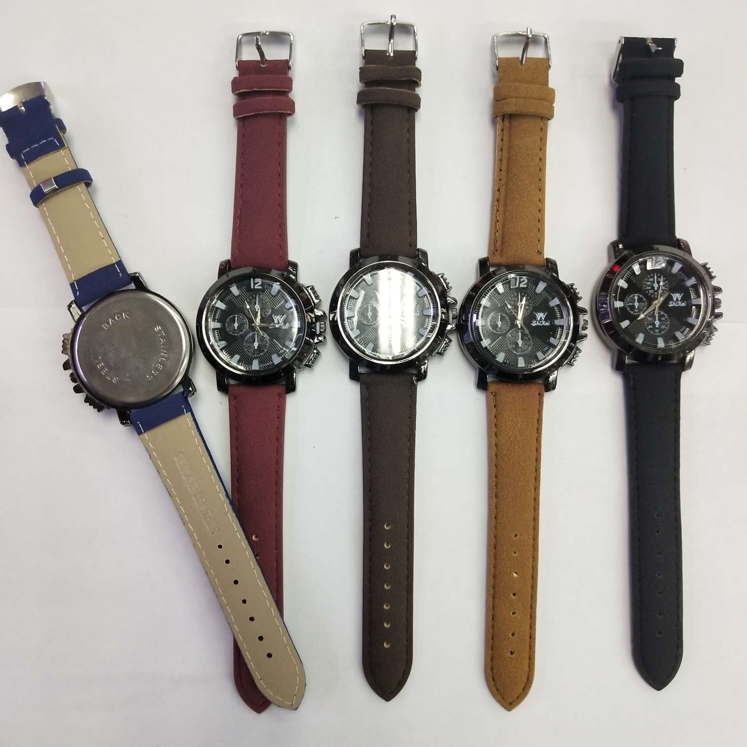 This exquisite, fashionable, simple and elegant adult watch features a classic multi-color large dial details Picture