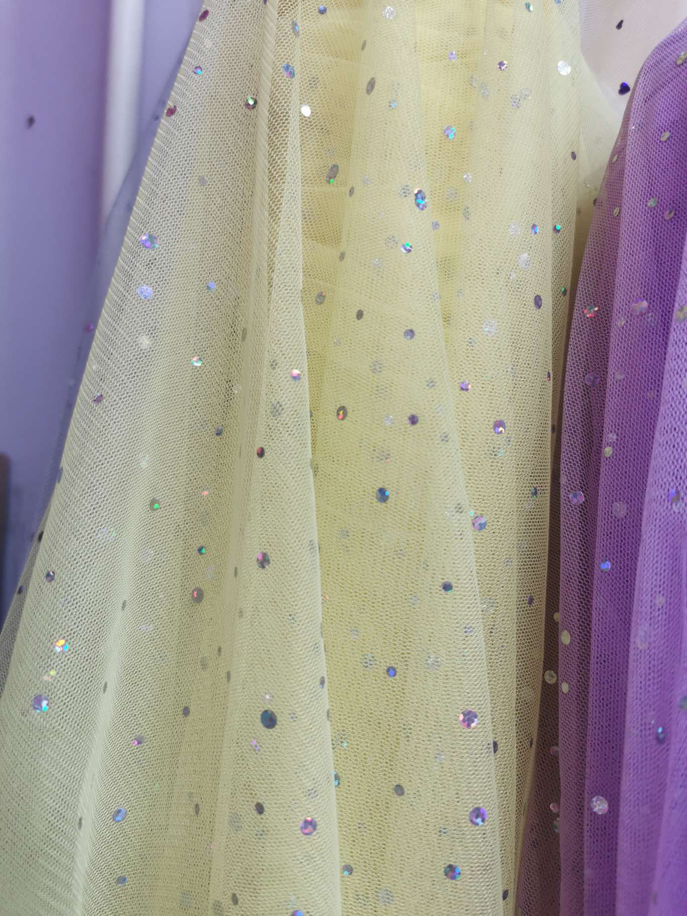 Wedding gauze large and small silver laser gauze headdress clothing background picture yellow thumbnail