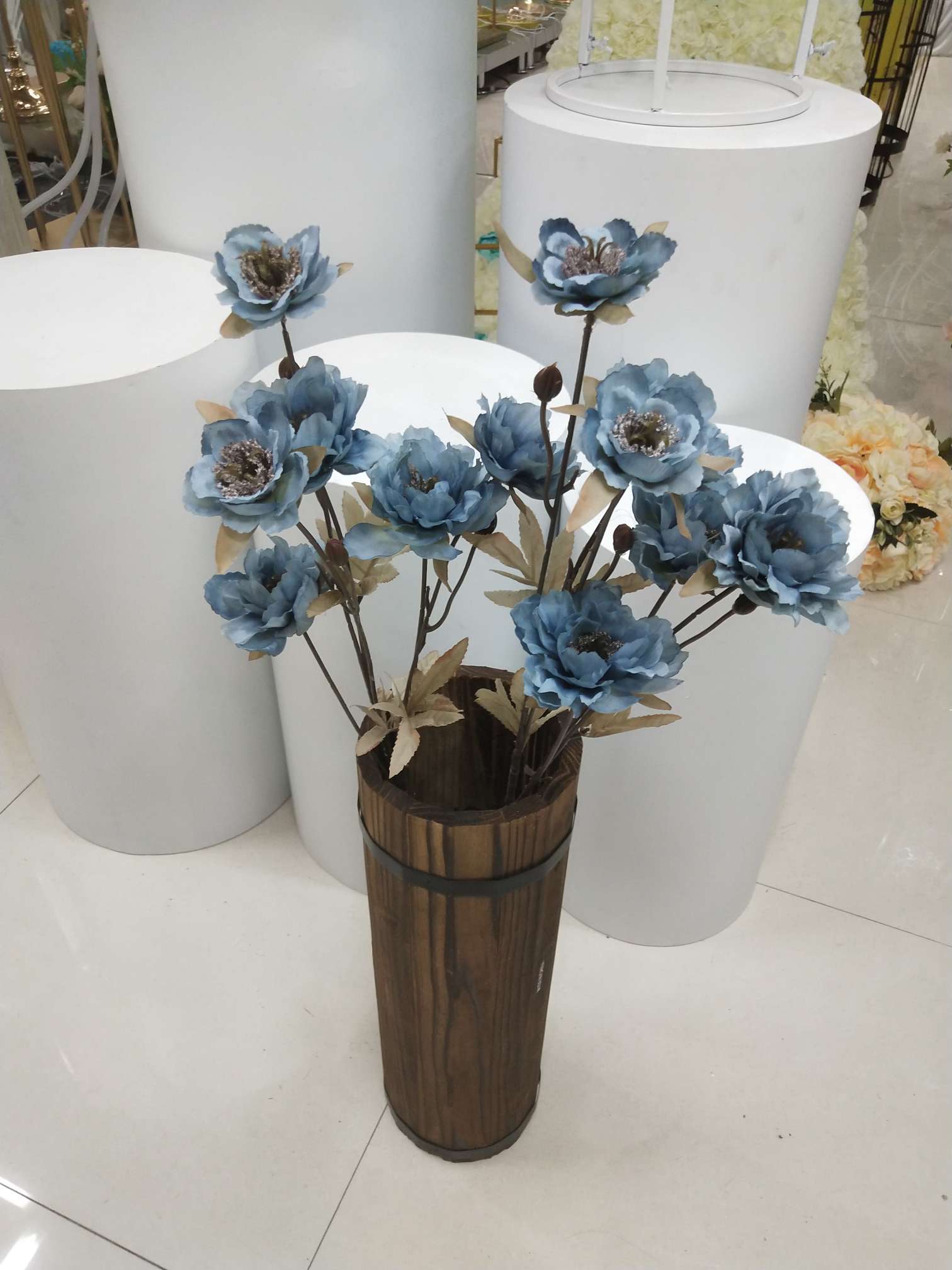 The small peony flower wedding prop is selling well and is a must-have for the wedding auditorium Application Scenario