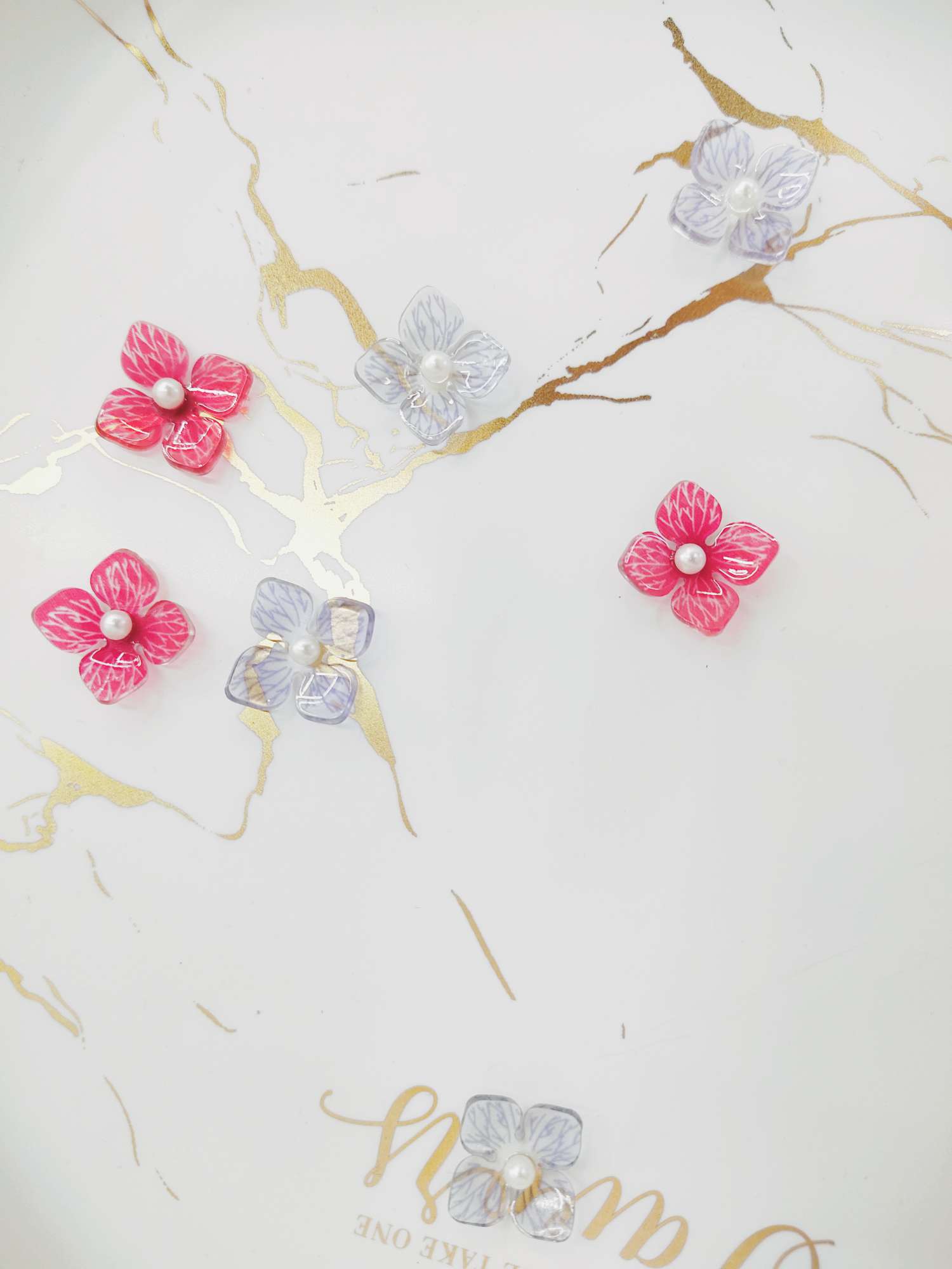 Epoxy resin heat shrink sheet printed four-leaf flower jewelry accessories details Picture