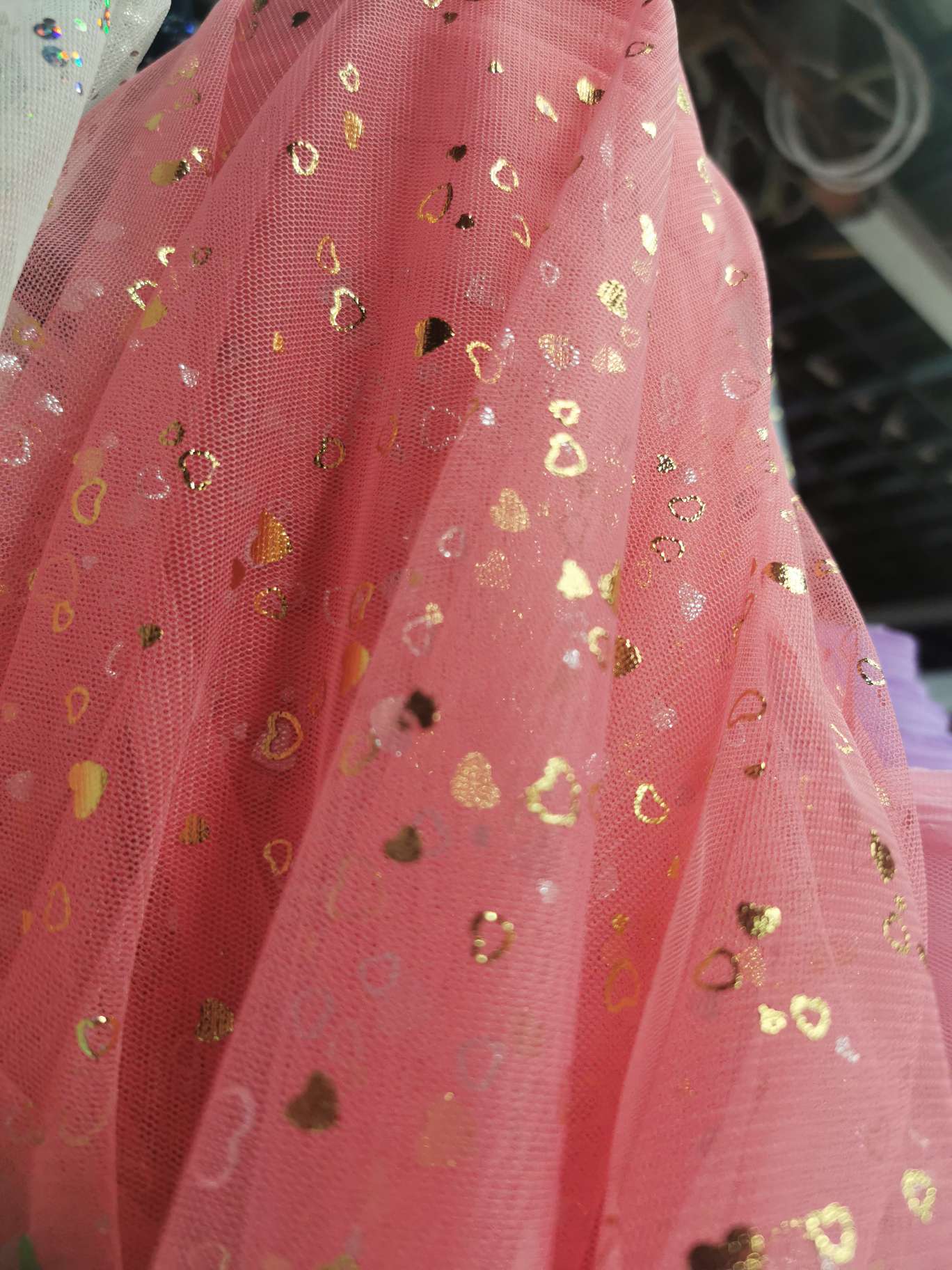 婚纱网纱金色爱心网纱头饰服装背景图片西瓜红