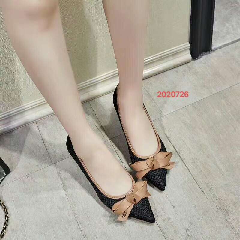 真皮女单鞋细节图