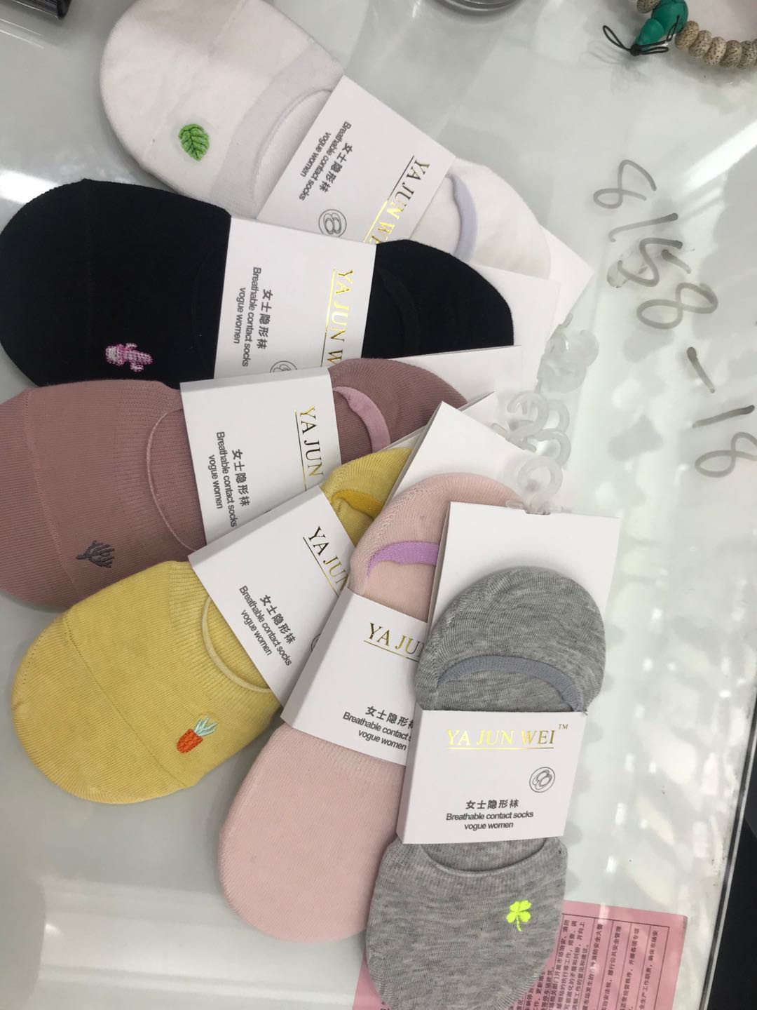 Ladies' socks, cotton socks, women's socks, silk socks, five-finger socks, invisible socks, short socks, floor socks, boat socks, fashionable and trendy socks, girls' socks, students' socks, lace socks, street stall economy bestsellers, Internet celebrity same style socks undefined
