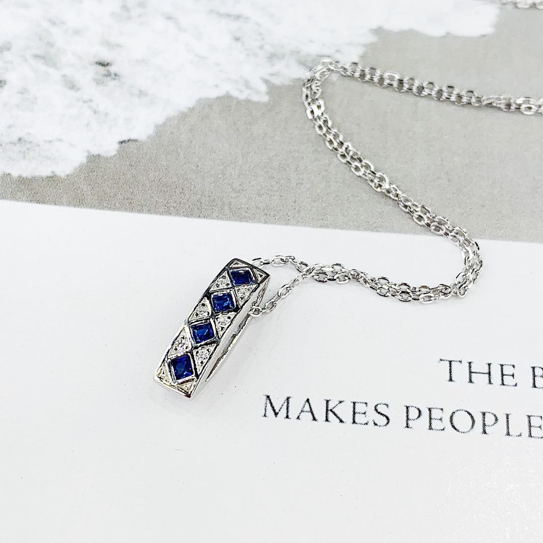The a925 silver square diamond-shaped zircon micro-inlaid necklace does not fade and does not cause allergies Item Picture