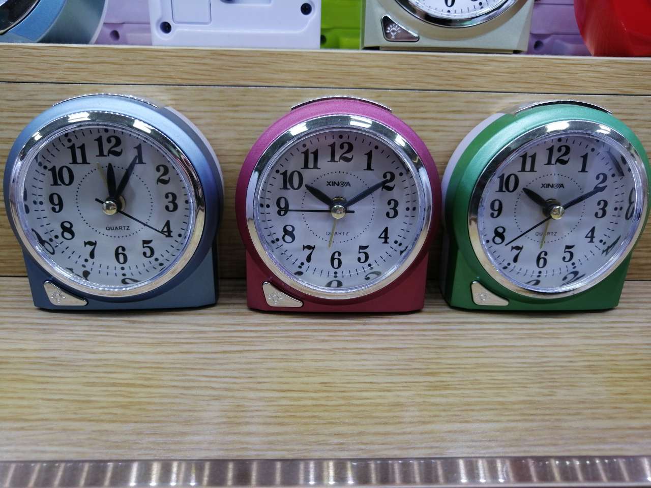 The small alarm clock, student alarm clock, is selling well. Electroplated small alarm clock pic 2