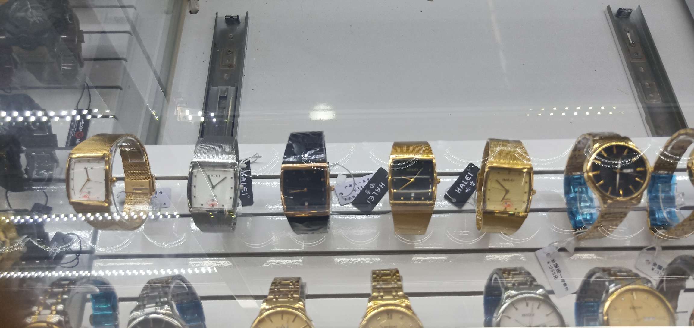 High-end and popular Japanese movement, fashionable and trendy watch chain in five colors Application Scenario