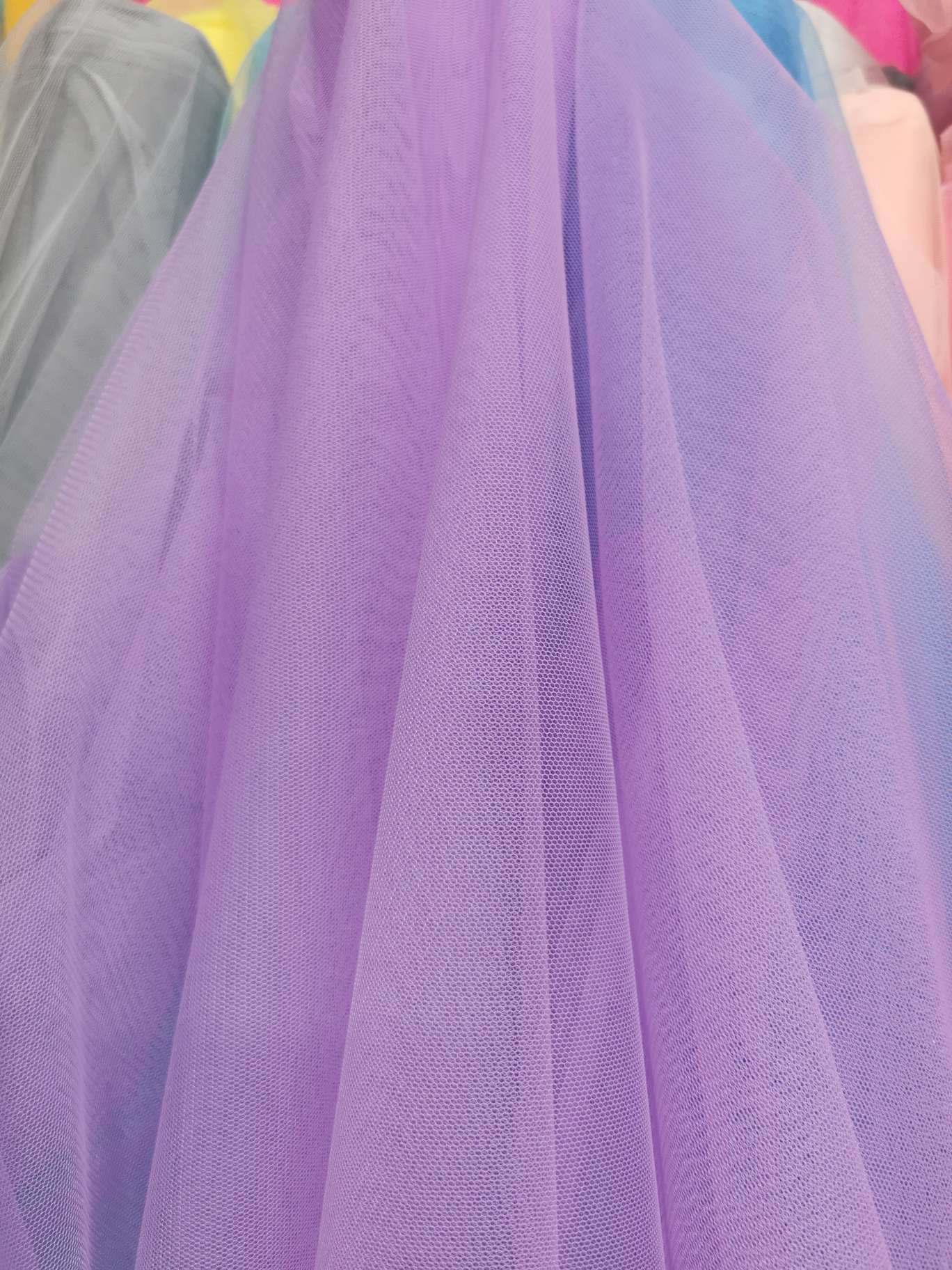 婚纱网纱公主裙头饰服装背景图片紫色