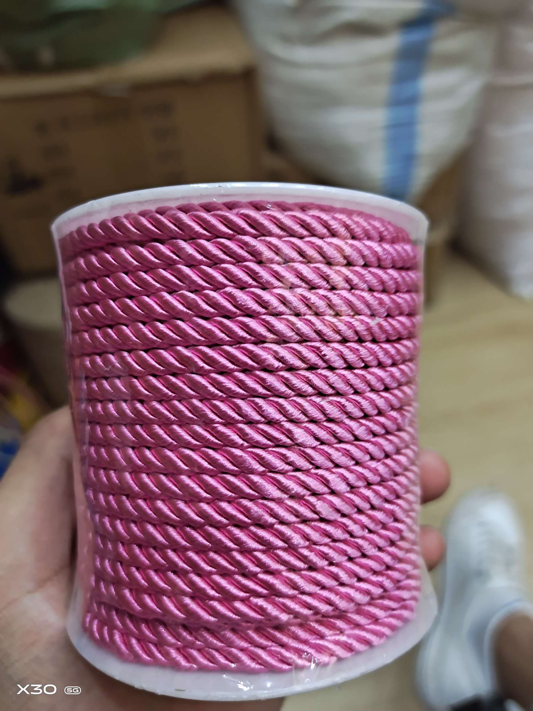 4mm cylindrical polyester single-color three-strand rope for clothing accessories and luggage decoration, 25 yards per cylinder