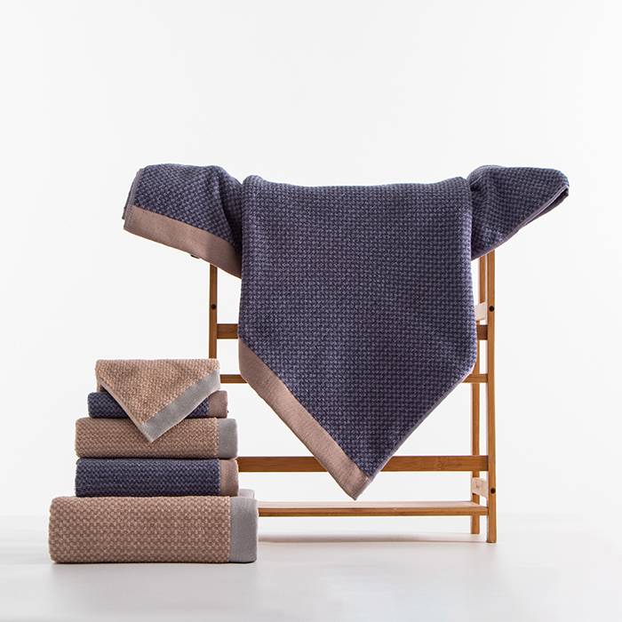 8419 绅士面巾 规格34*76 克重85g/条细节图