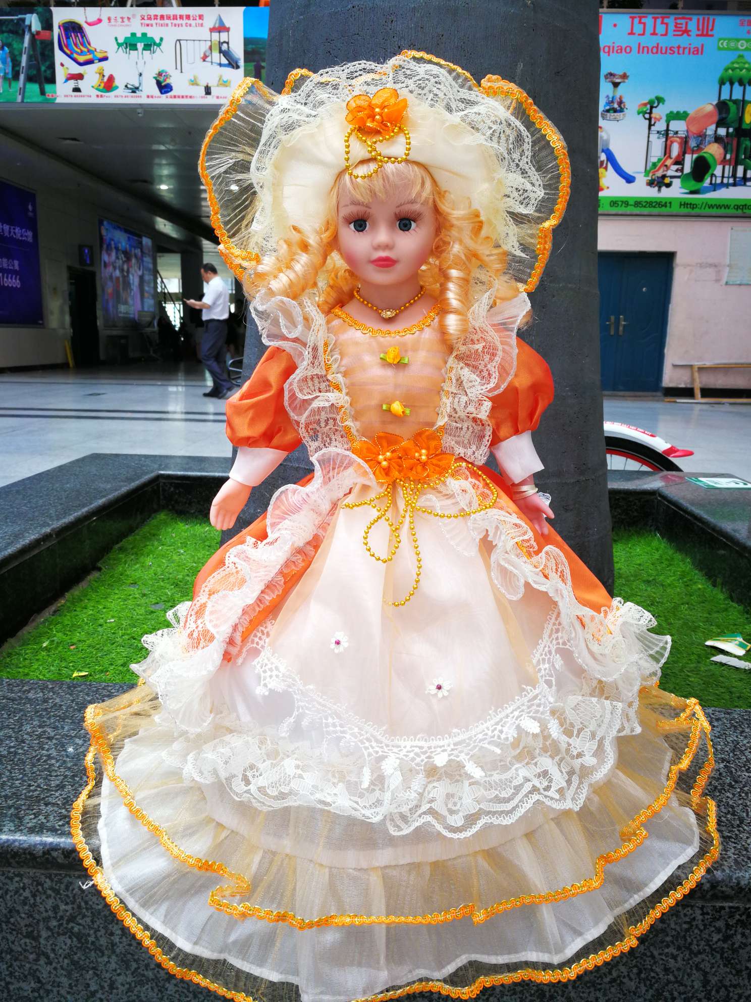 22寸维款伞娃八音白底实物图