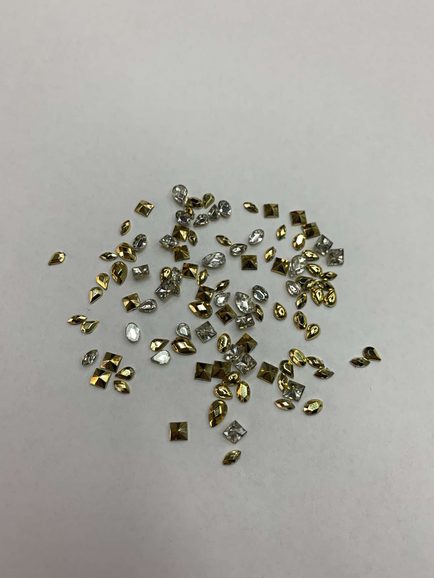High-quality acrylic diamonds from Taiwan Specification image