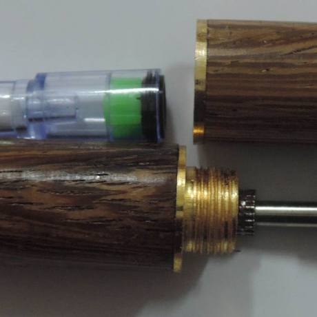 Wholesale of redwood filtered cigarette butts, chicken wing double-filtered pipes and solid wood smoking accessories Application Scenario