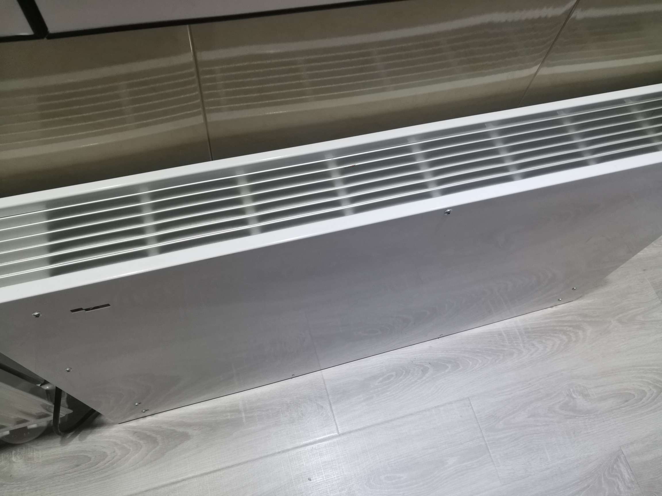 Electric radiators have no brackets Application Scenario