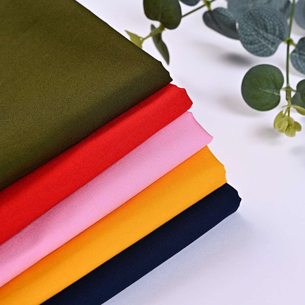 Factory direct sales of 45-count plain weave dyed lining fabric T/C polyester-cotton 96*72 eco-friendly tablecloth pocket fabric edge strips Item Picture