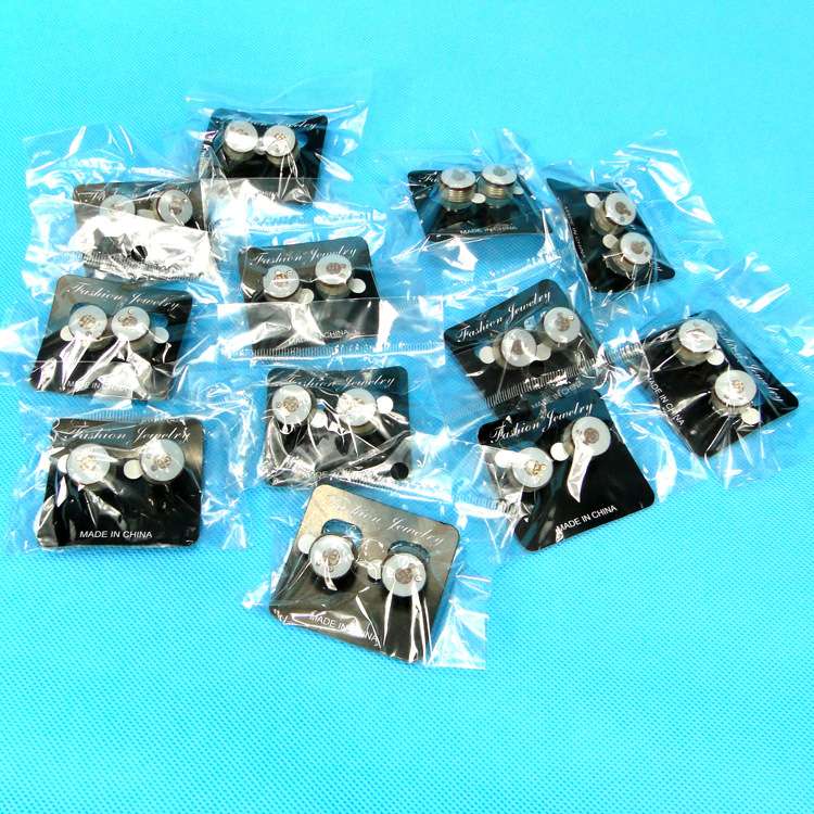 The new Korean luminous stud earrings, glitter earrings and accessories, and the seven-color glitter earrings are selling well at street stalls Specification image