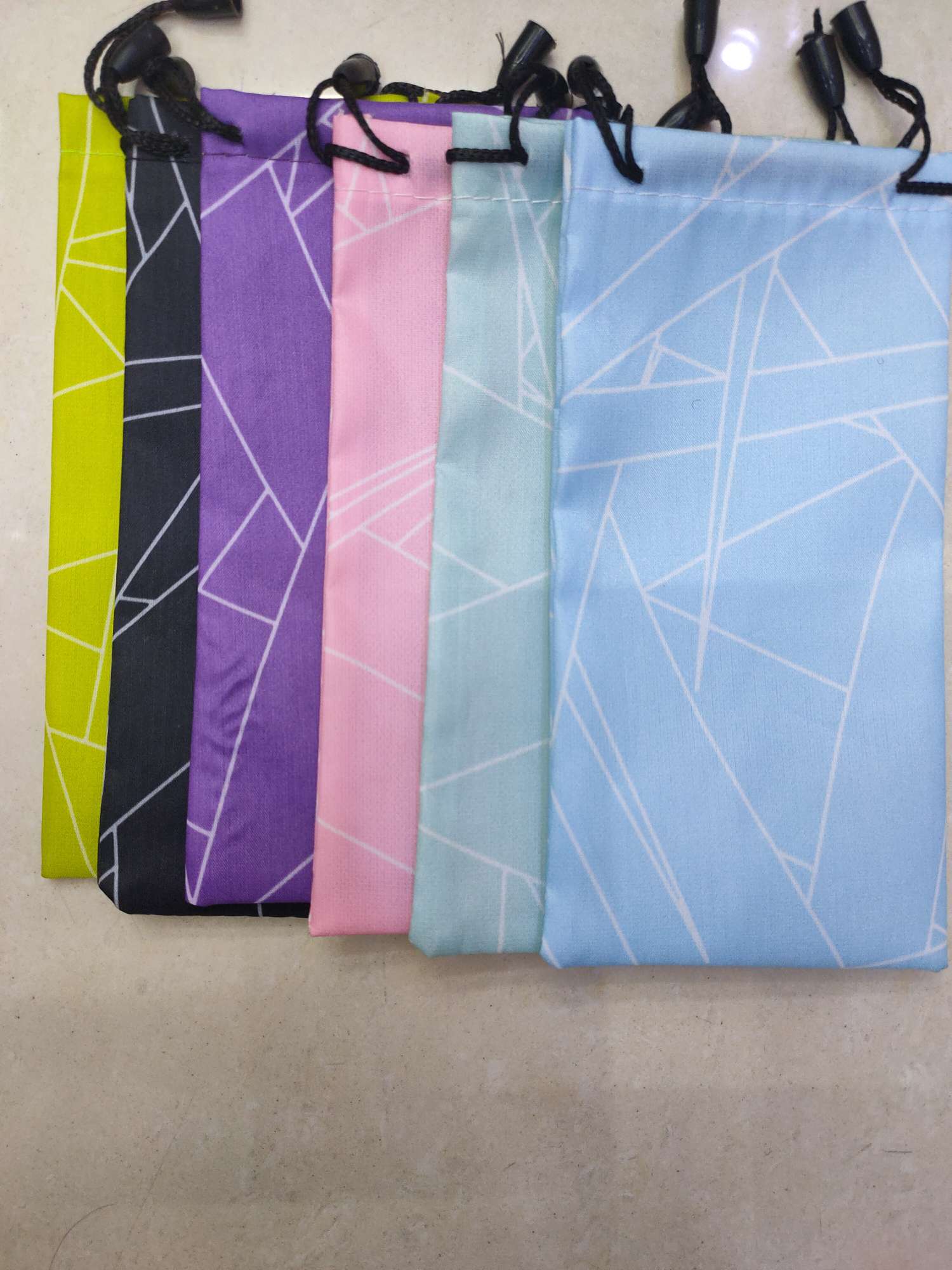 条纹眼镜袋产品图