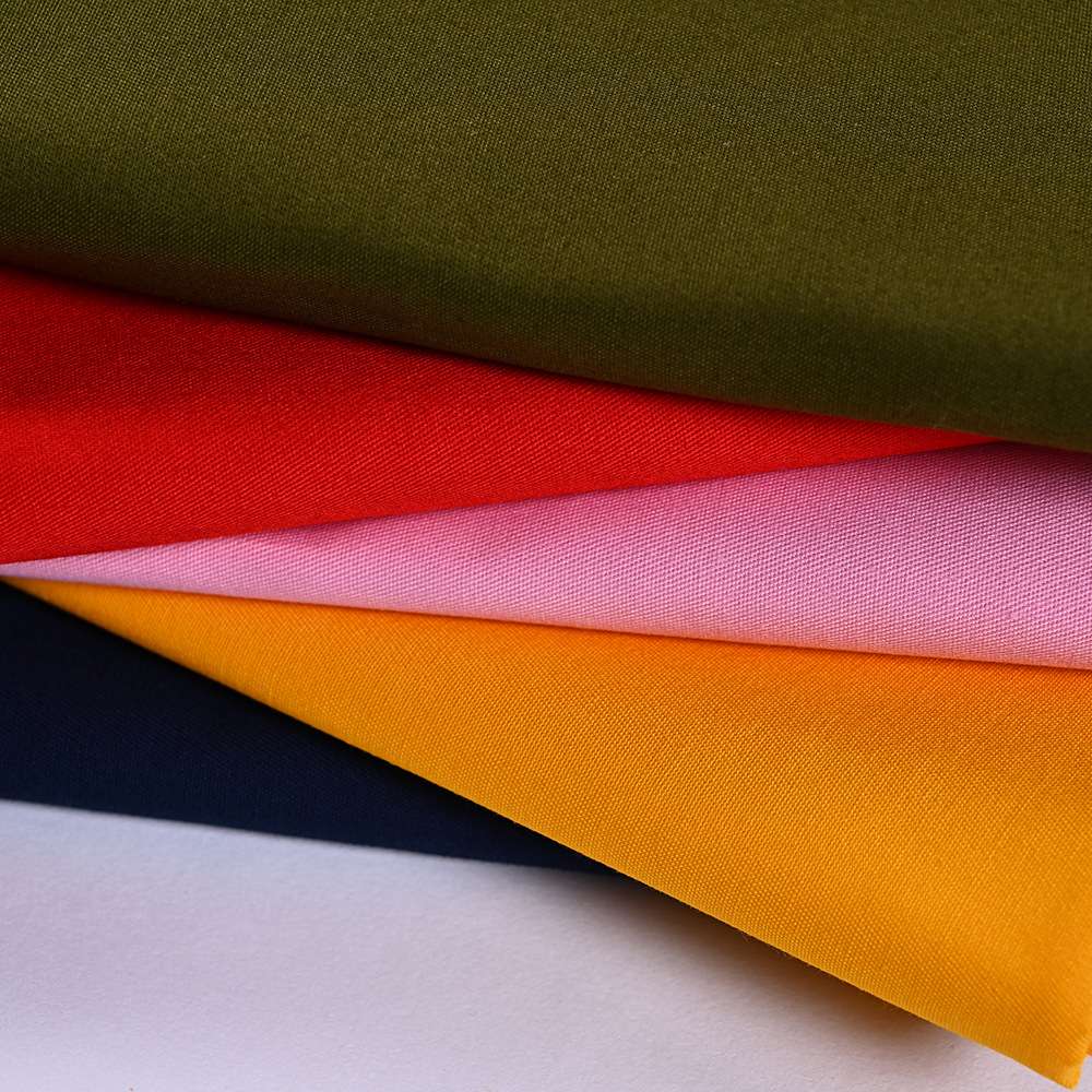 Factory direct sales of 45-count plain weave dyed lining fabric T/C polyester-cotton 96*72 eco-friendly tablecloth pocket fabric edge strips Application Scenario