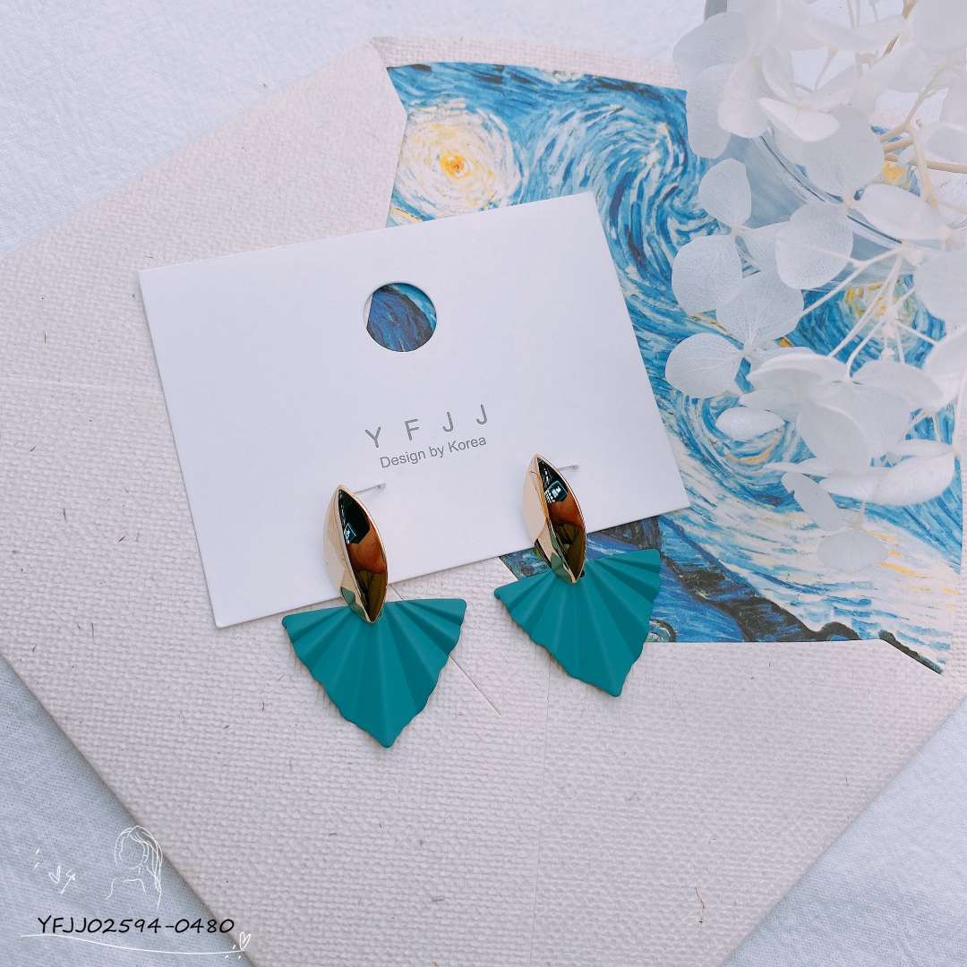 2020 Korean Version Of All Fashion Paint New Earrings Specification drawing