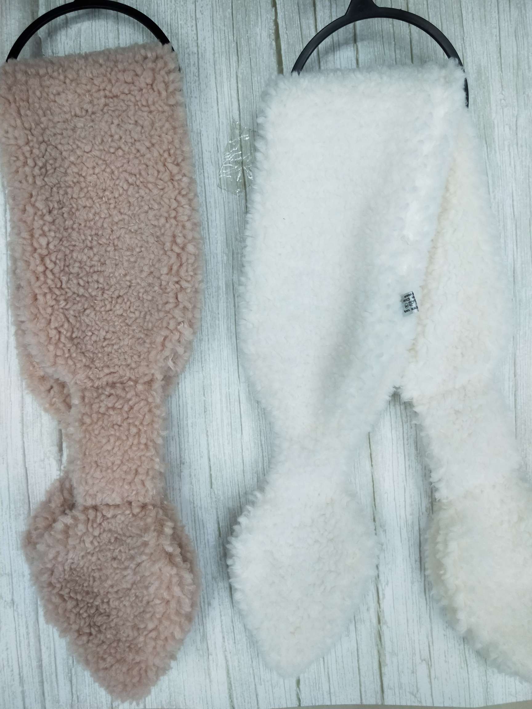 Japan And South Korea Are The Latest Fashion Faux Fur Scarves For Autumn And Winter details Picture