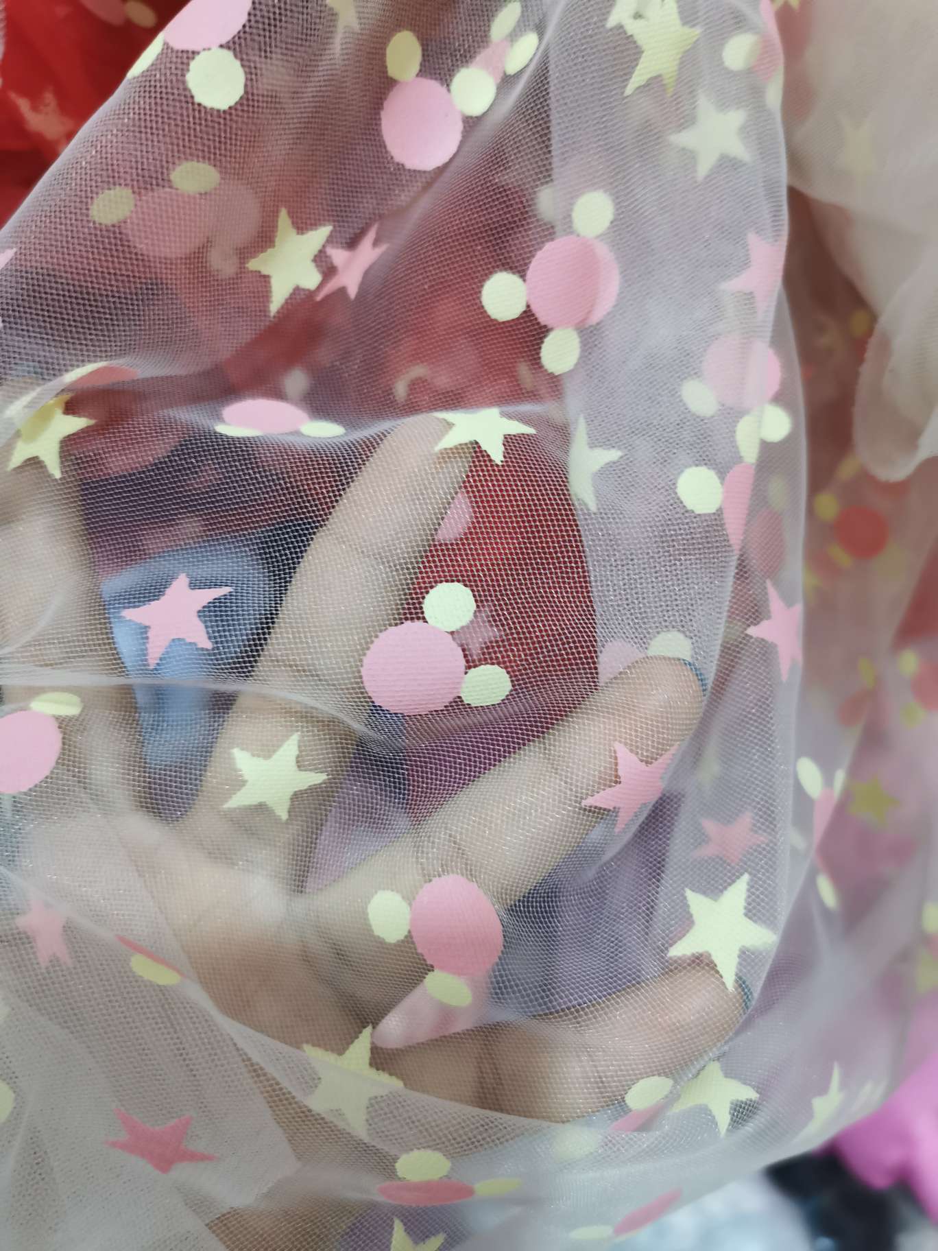 A five-pointed star dot