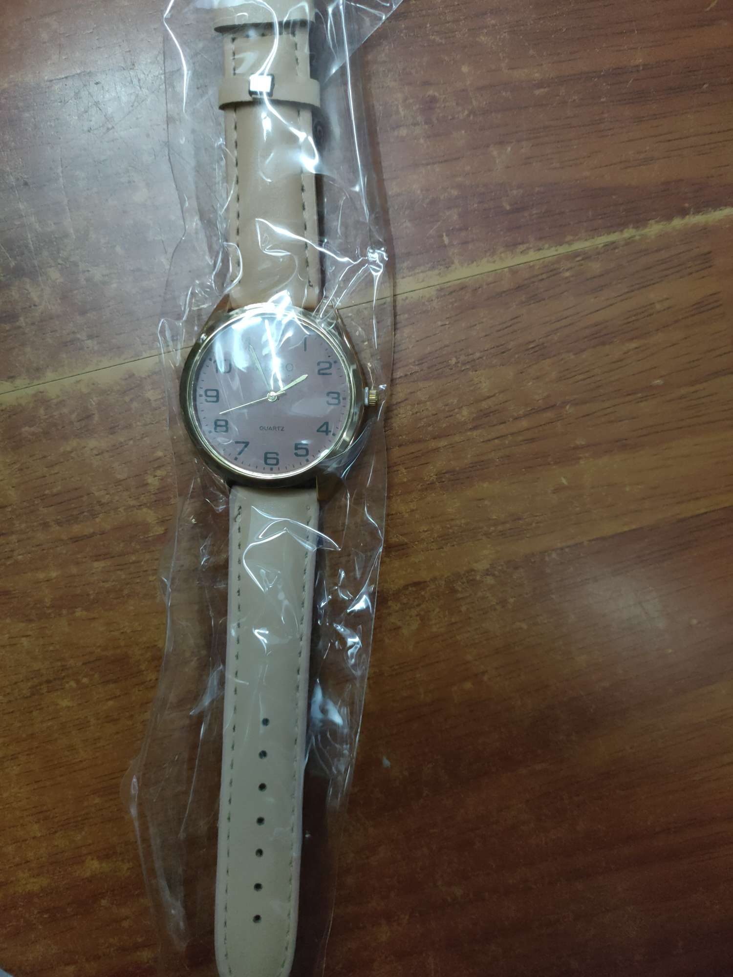 Classic and elegant apricot-colored watch, fashionable men's watch wrist pic 1