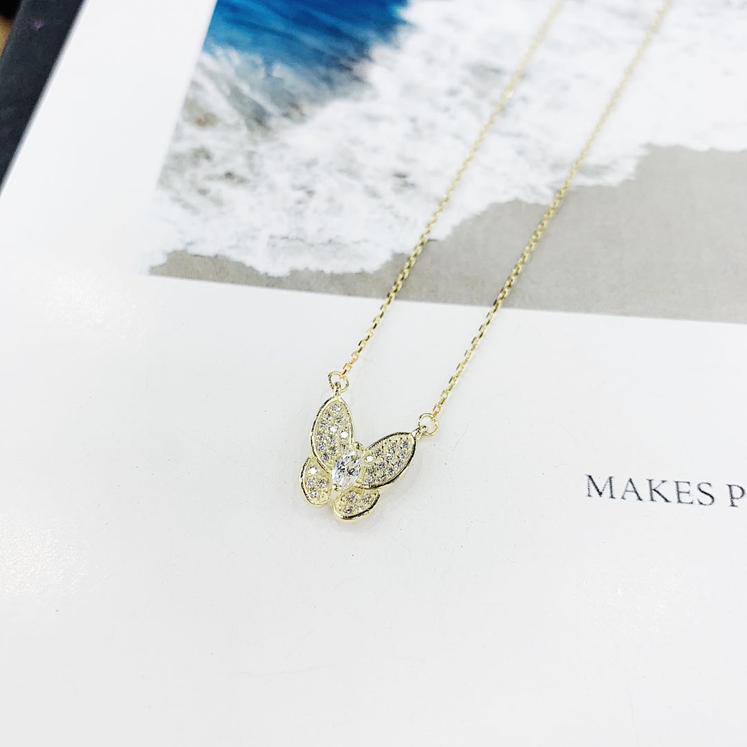 The s925 silver micro-studded butterfly necklace is non-allergenic in white and rose gold Application Scenario