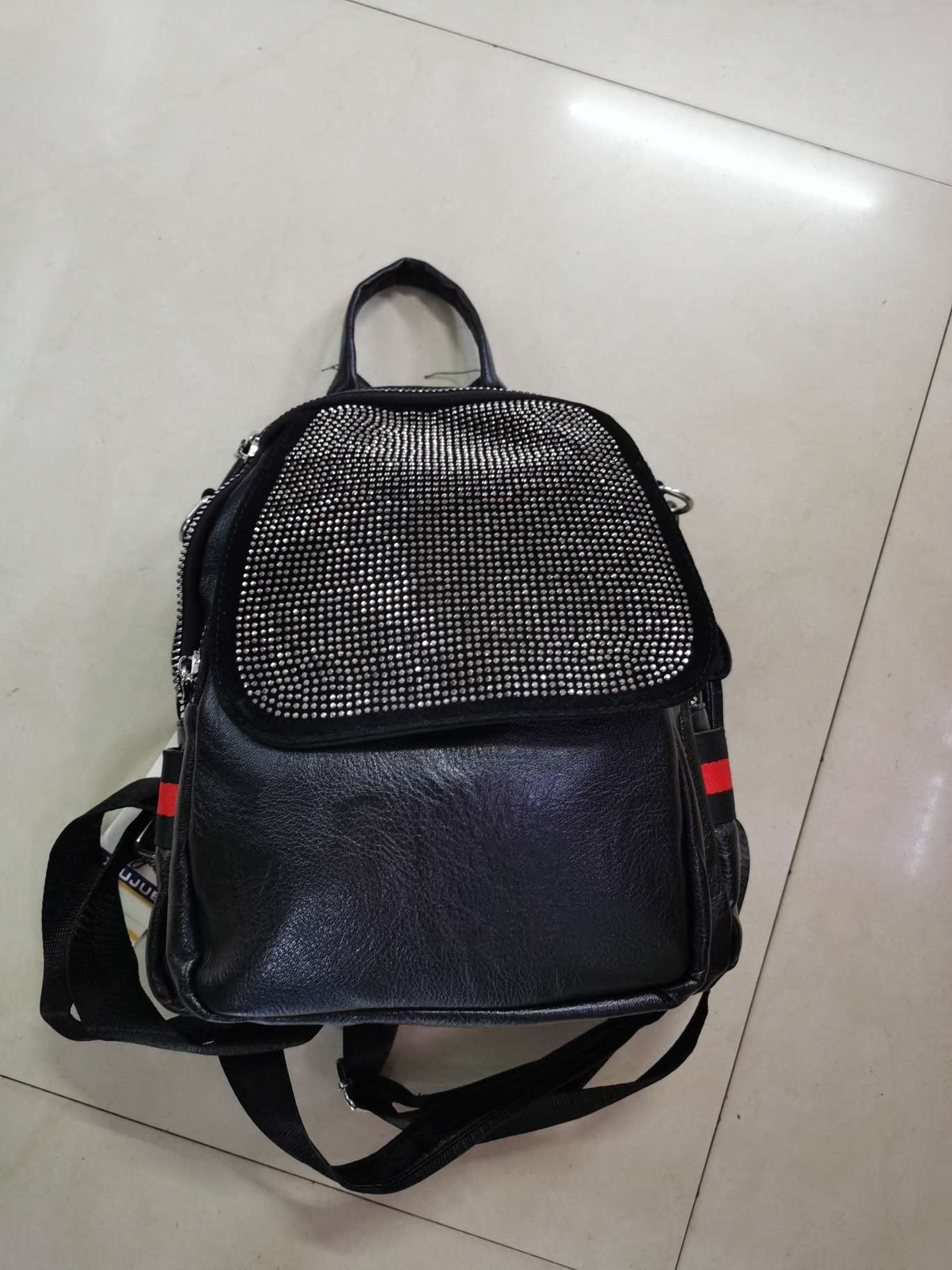 2002-2 lady backpack thumbnail