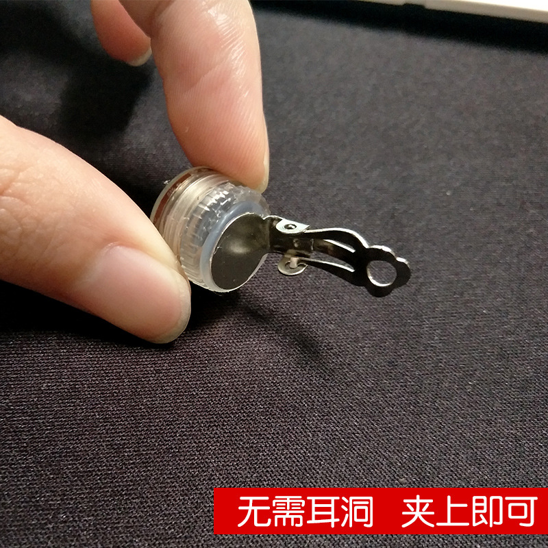 The new Korean luminous stud earrings, glitter earrings and accessories, and the seven-color glitter earrings are selling well at street stalls Application Scenario