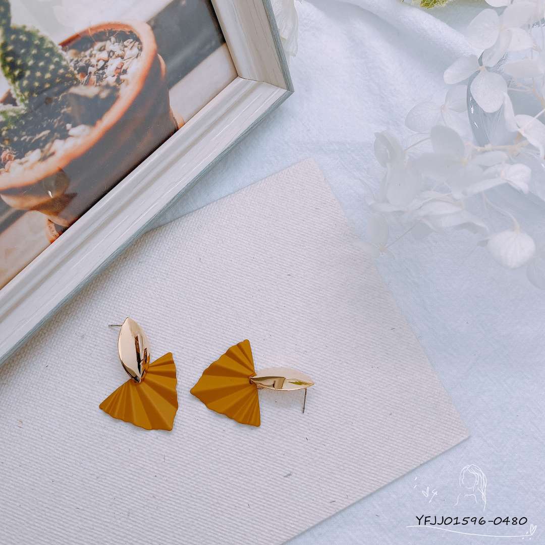 Korean Version Of All Fashion Paint New Earrings Specification drawing
