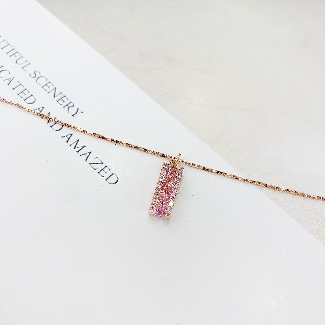 The s925 silver micro-inlaid diamond pink large zircon rectangular necklace is not allergenic Item Picture