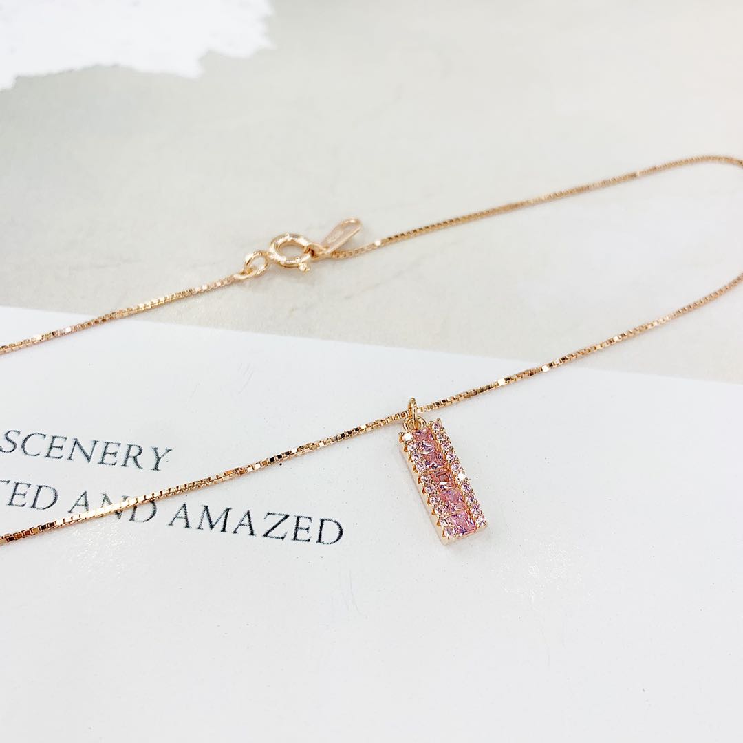 The s925 silver micro-inlaid diamond pink large zircon rectangular necklace is not allergenic Specification image