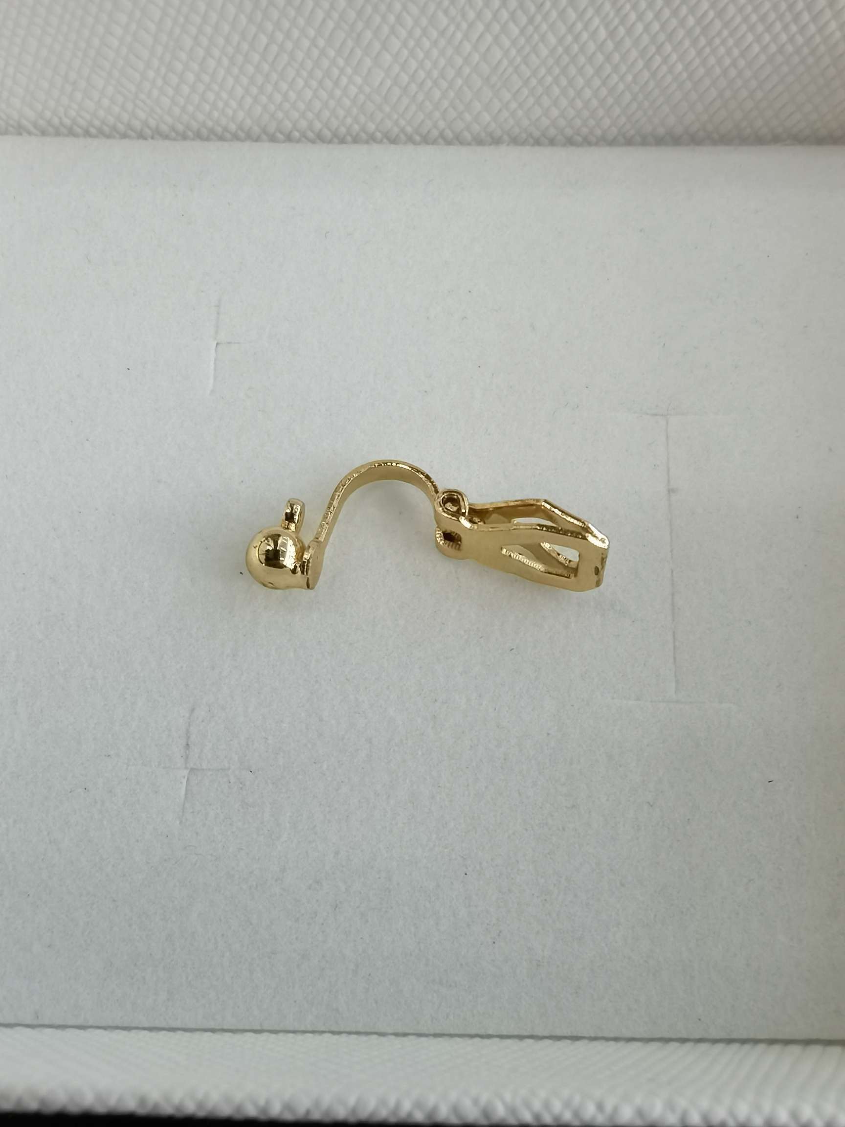 Triangle ear clip Item Picture